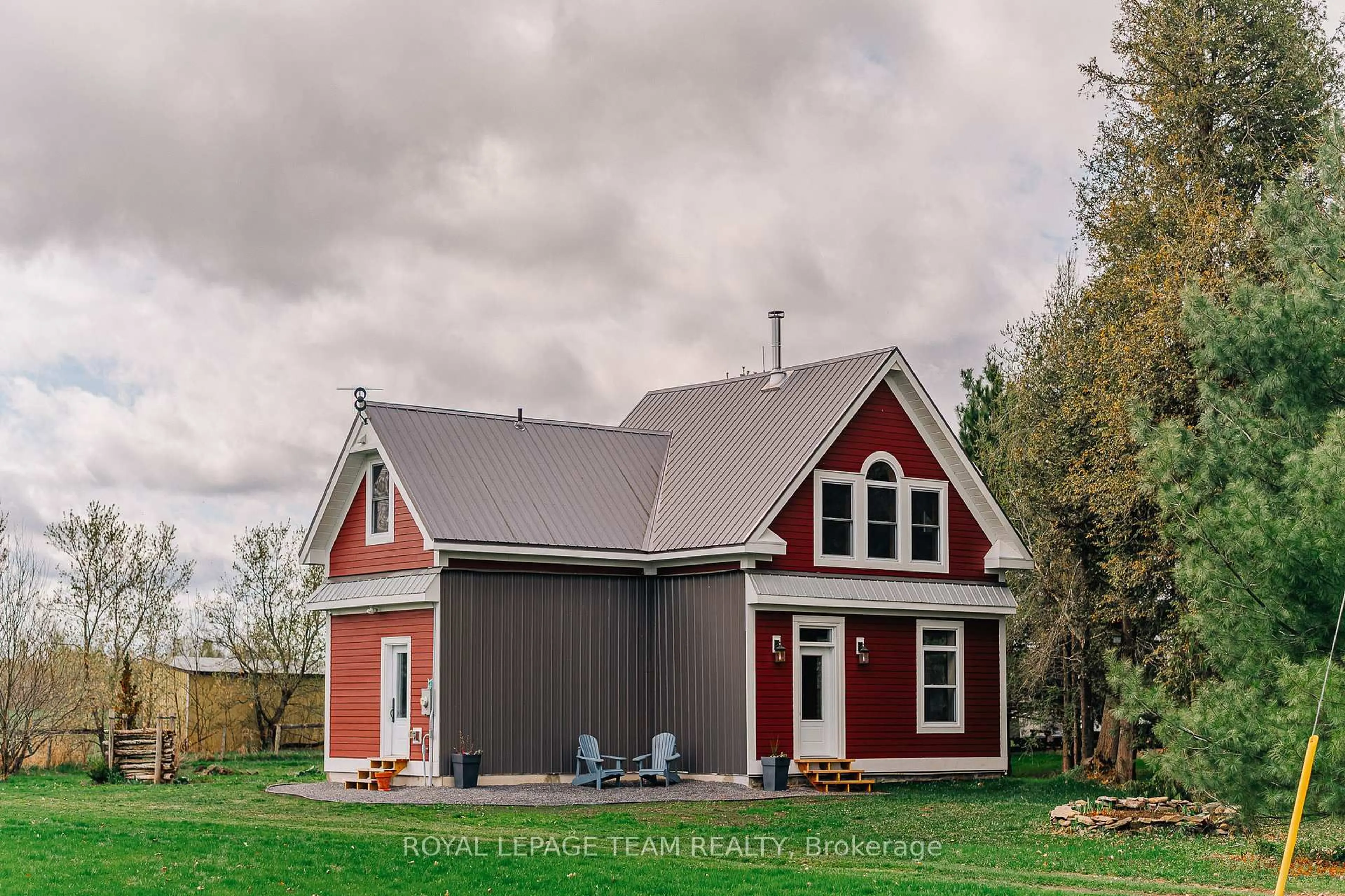 Home with vinyl exterior material, street for 2170 River Rd, North Grenville Ontario K0G 1J0