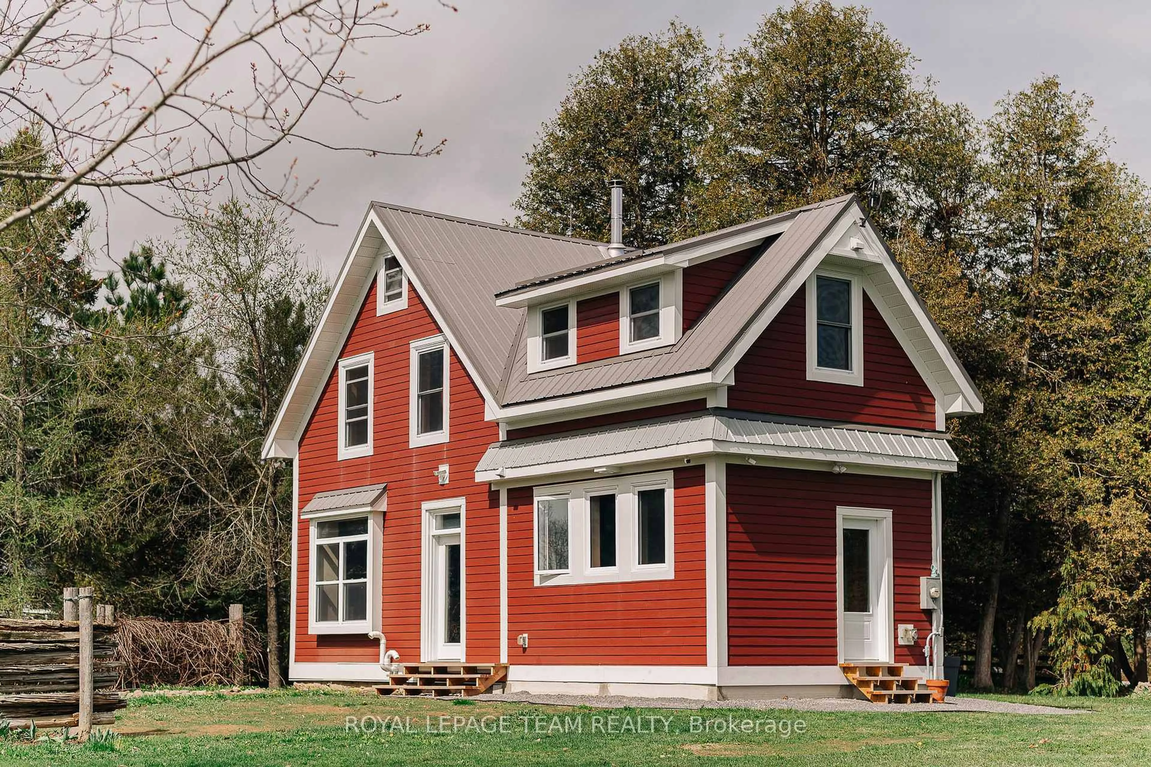 Home with vinyl exterior material, street for 2170 River Rd, North Grenville Ontario K0G 1J0