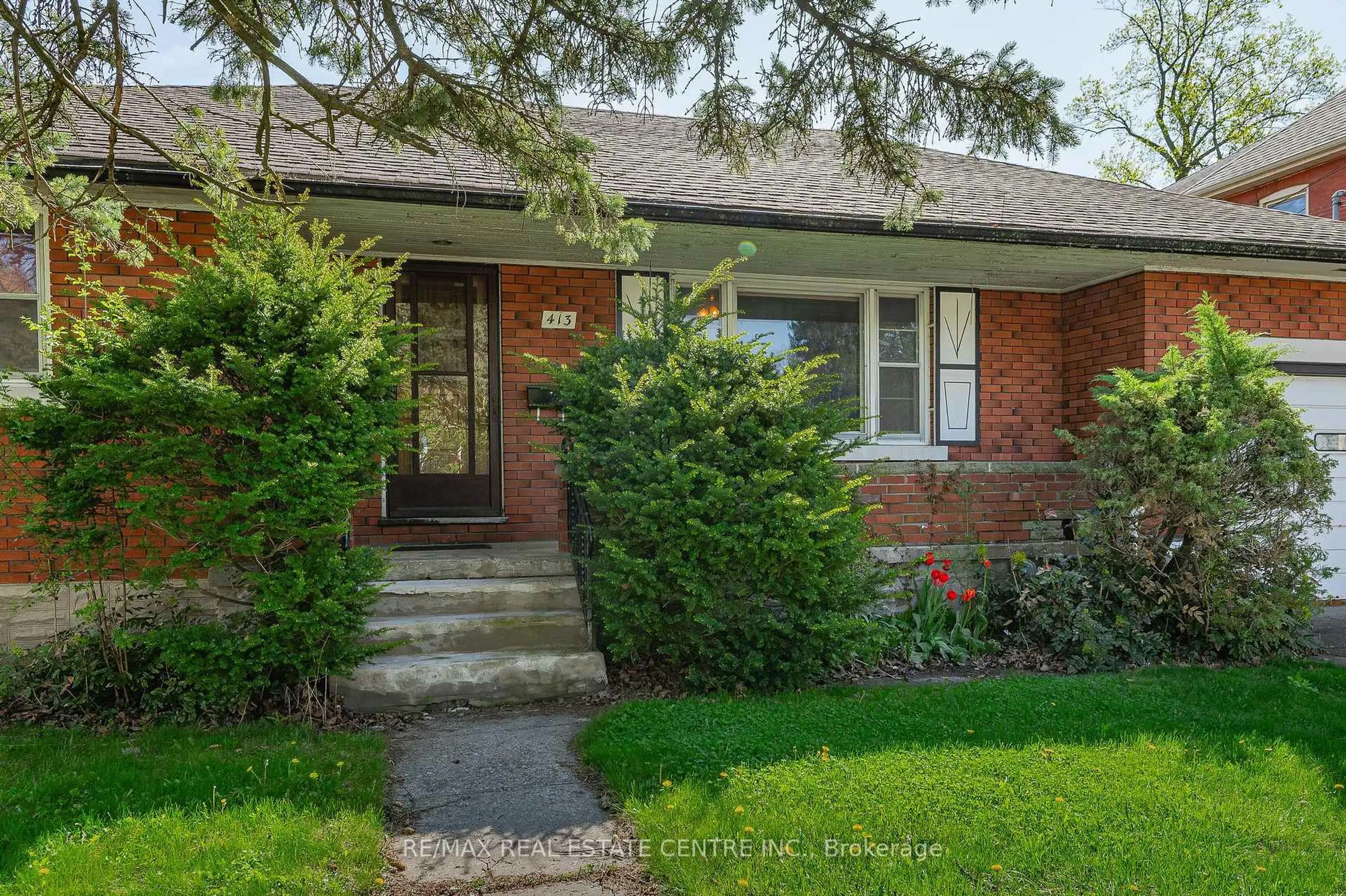 Home with brick exterior material, street for 413 Middle St, Cambridge Ontario N3H 3Z7