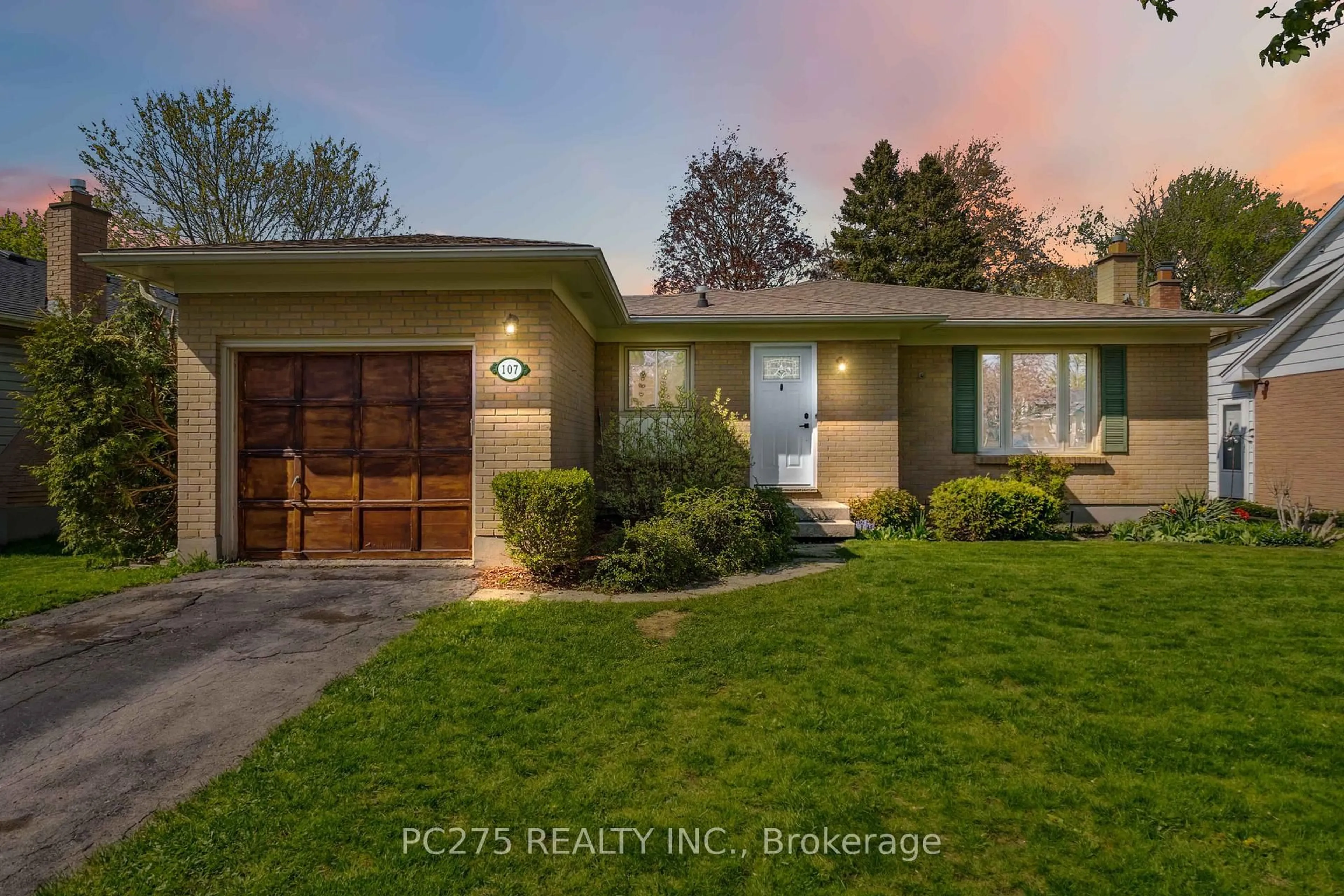 Unknown for 107 Inverary Cres, London North Ontario N6G 3L7