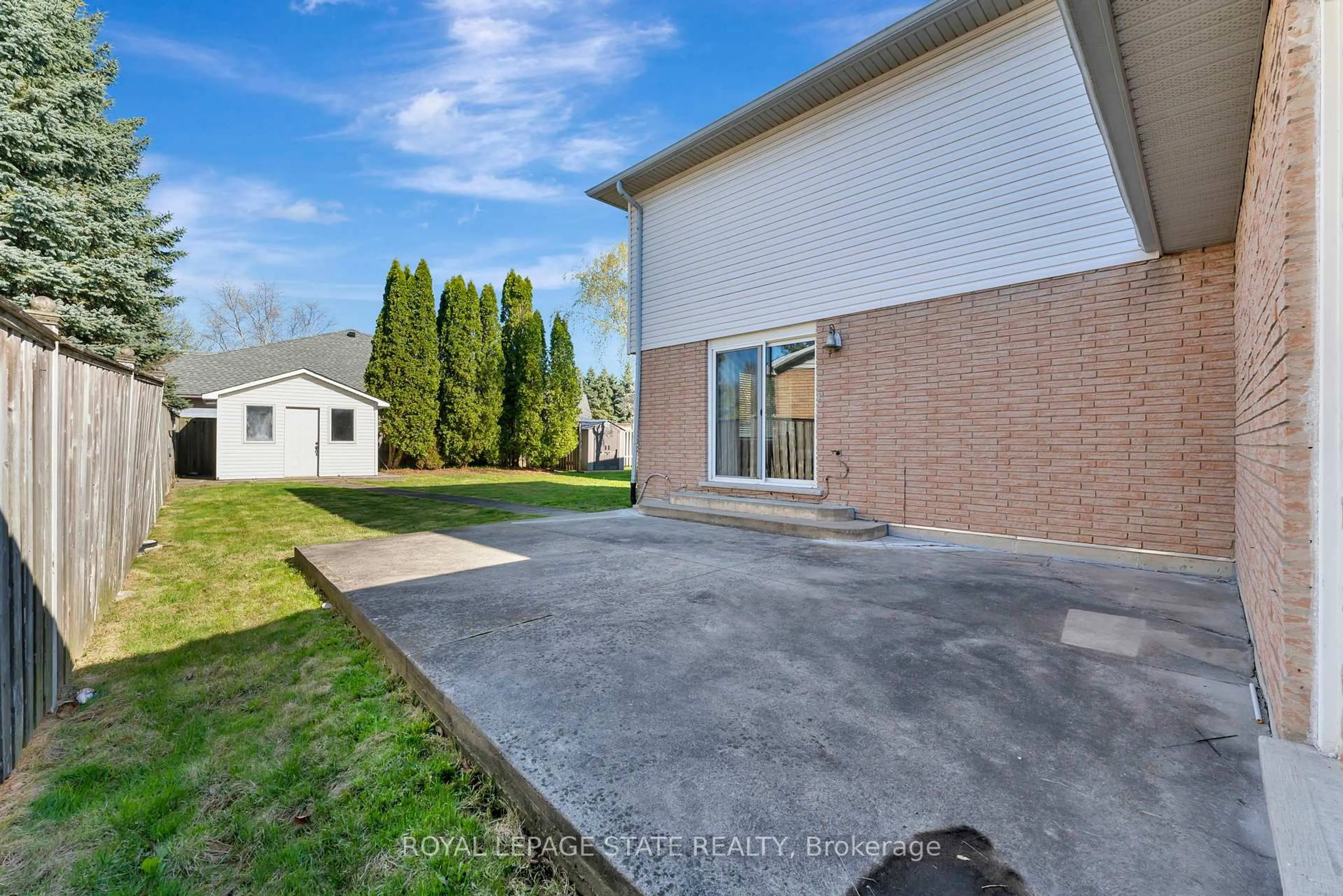 A pic from outside/outdoor area/front of a property/back of a property/a pic from drone, street for 60 Kitty Murray Lane, Hamilton Ontario L9K 1K8