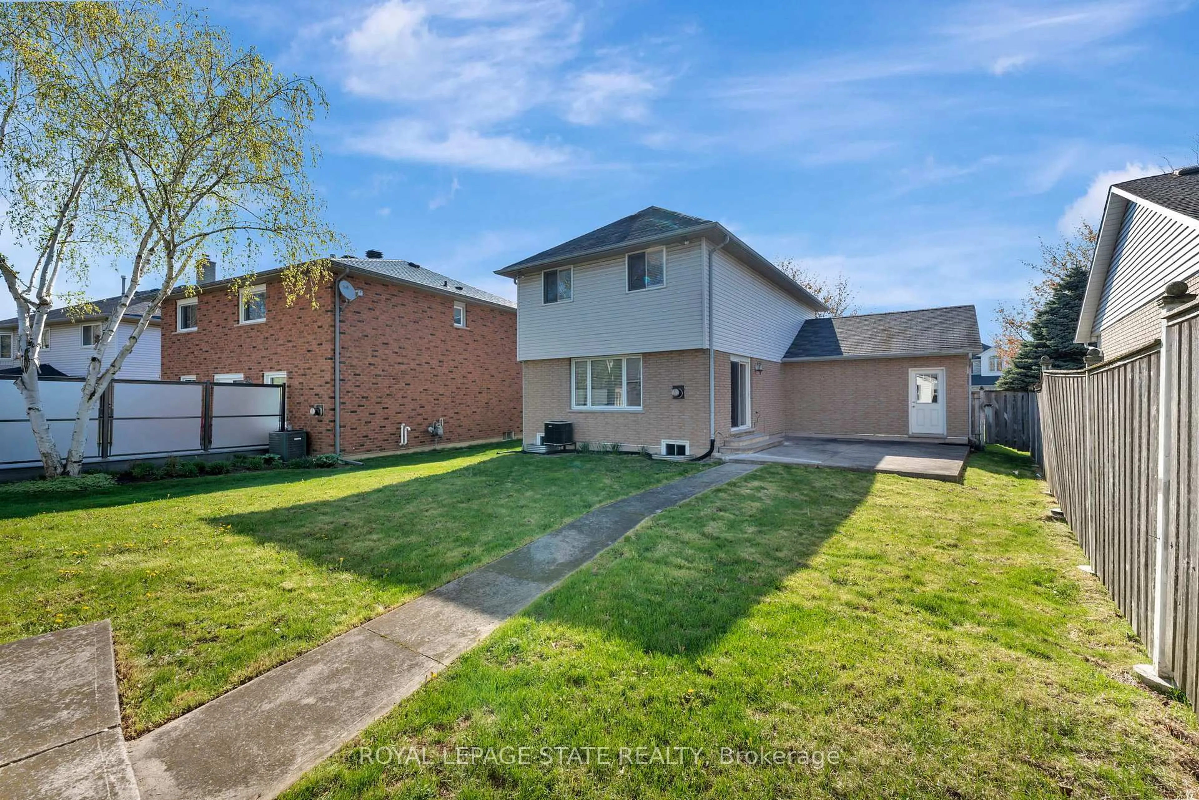 A pic from outside/outdoor area/front of a property/back of a property/a pic from drone, street for 60 Kitty Murray Lane, Hamilton Ontario L9K 1K8