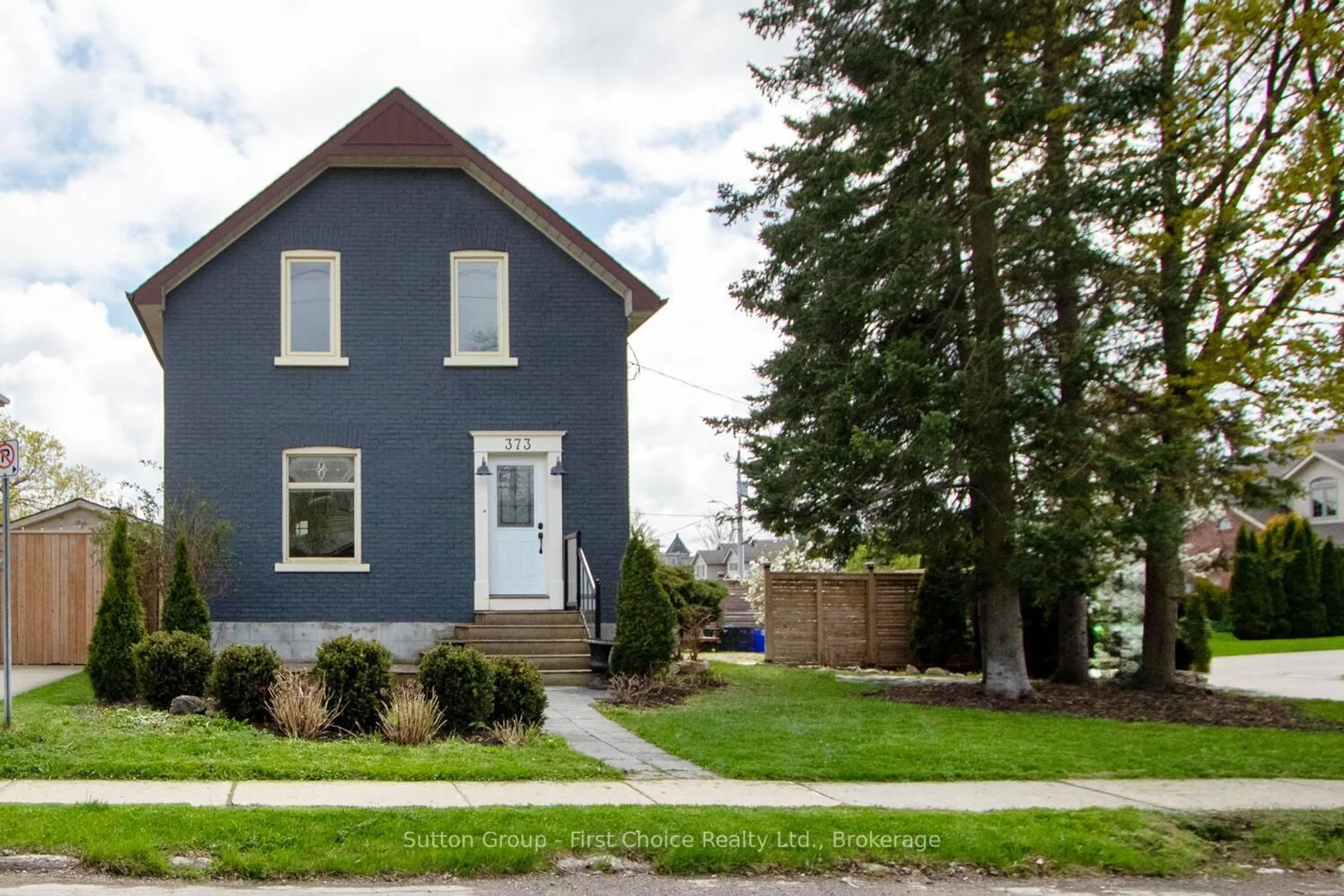 Home with vinyl exterior material, street for 373 Brunswick St, Stratford Ontario N5A 3N2