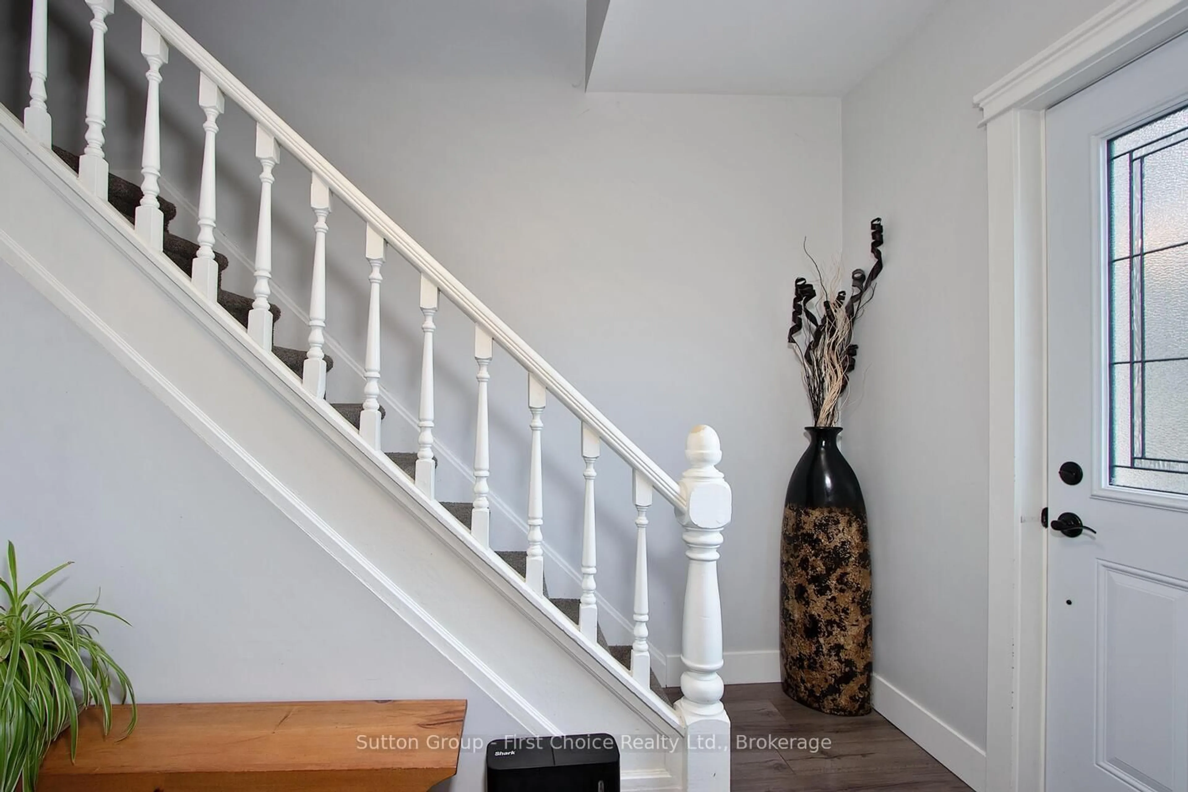 Stairs for 373 Brunswick St, Stratford Ontario N5A 3N2