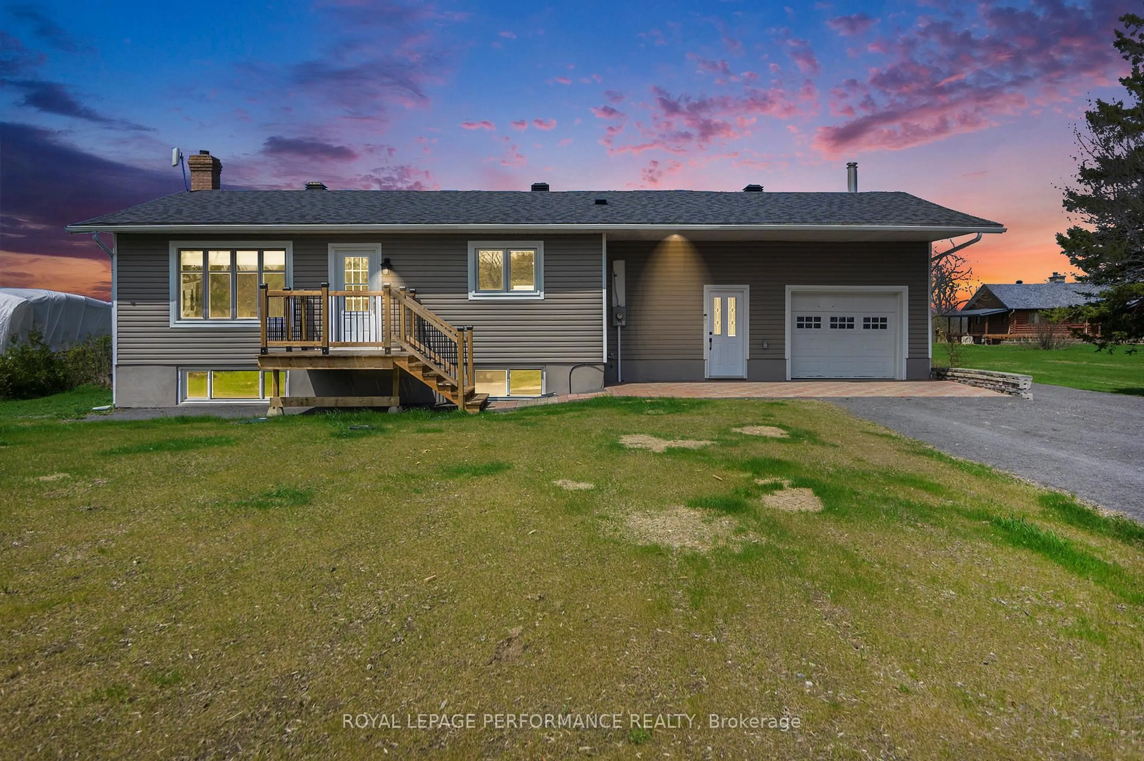 A pic from outside/outdoor area/front of a property/back of a property/a pic from drone, unknown for 9360 County Road 17 Rd, Clarence-Rockland Ontario K4K 1K9