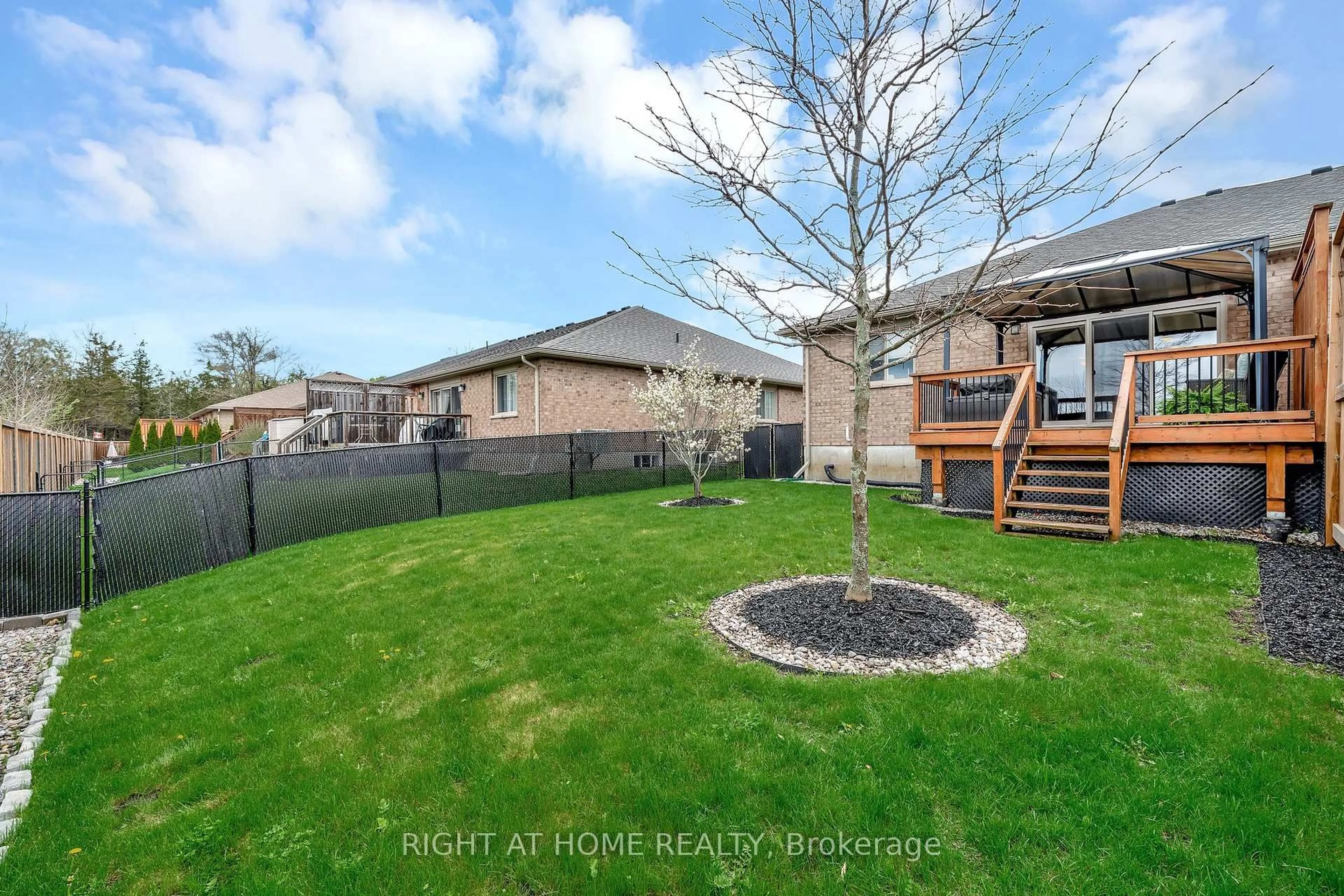 Unknown for 98 Spruce Gdns, Belleville Ontario K8N 0B5