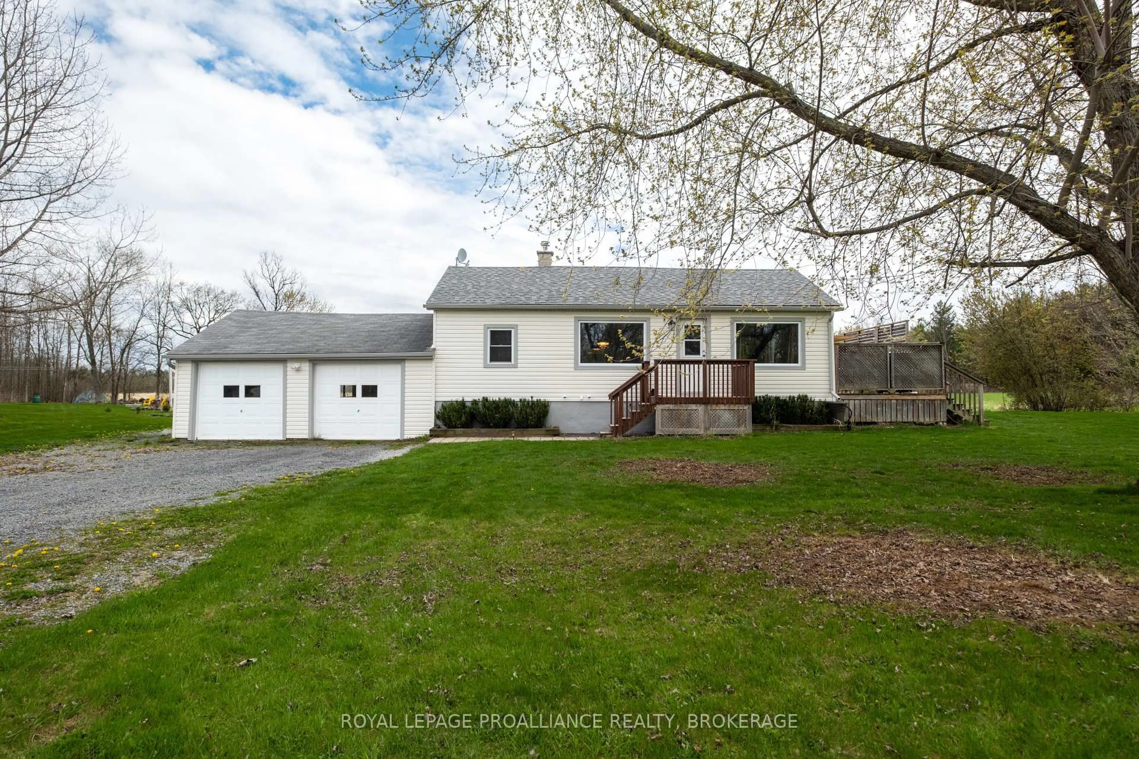 A pic from outside/outdoor area/front of a property/back of a property/a pic from drone, street for 5426 Battersea Rd, Battersea Ontario K0H 1H0