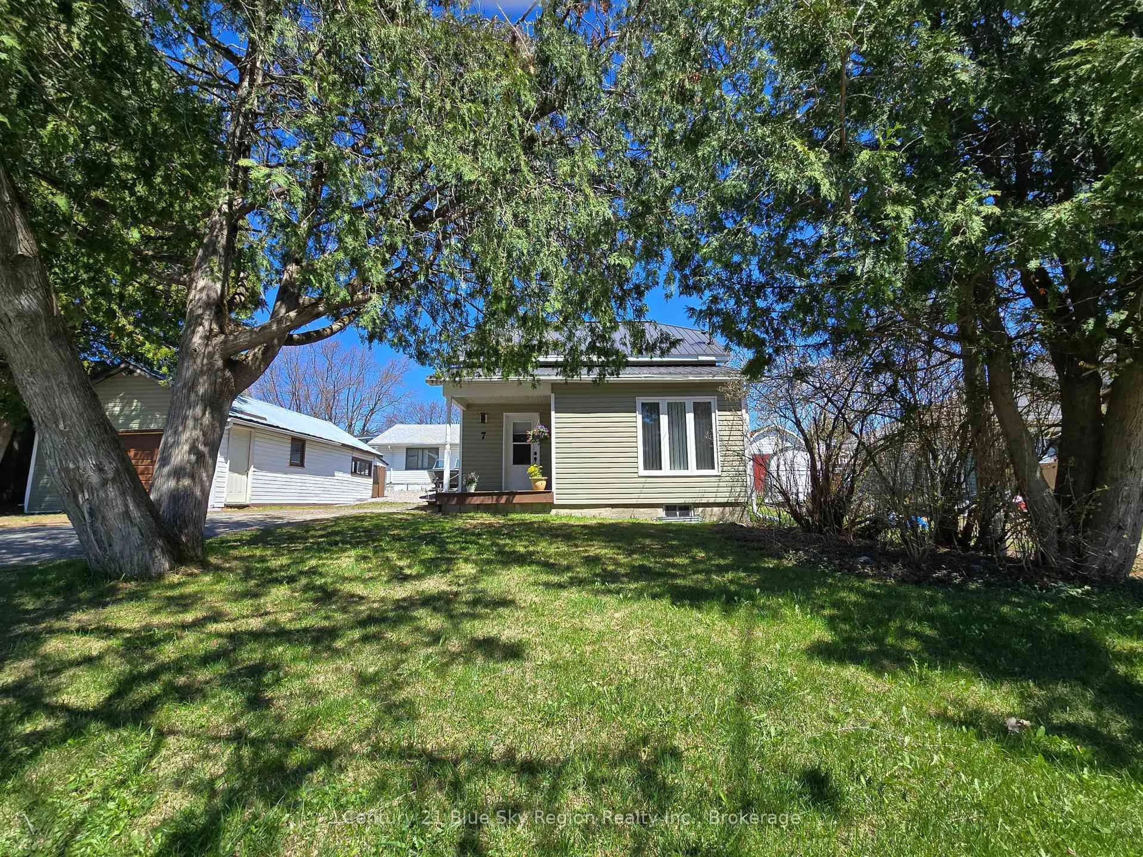 A pic from outside/outdoor area/front of a property/back of a property/a pic from drone, street for 7 St Laurent St, West Nipissing Ontario P0H 2M0