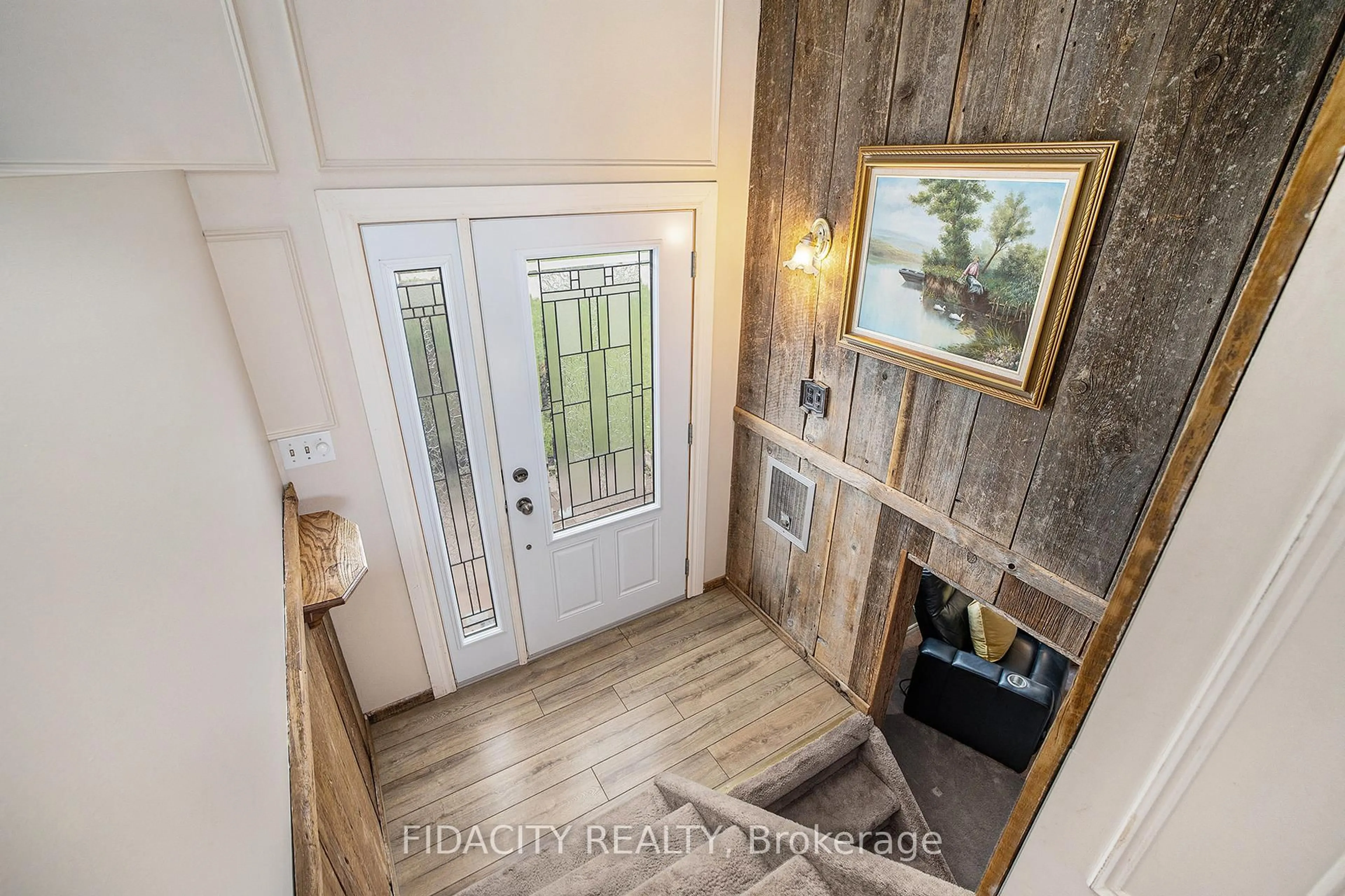 Indoor entryway for 144 Napoleon St, Carleton Place Ontario K7C 2X2