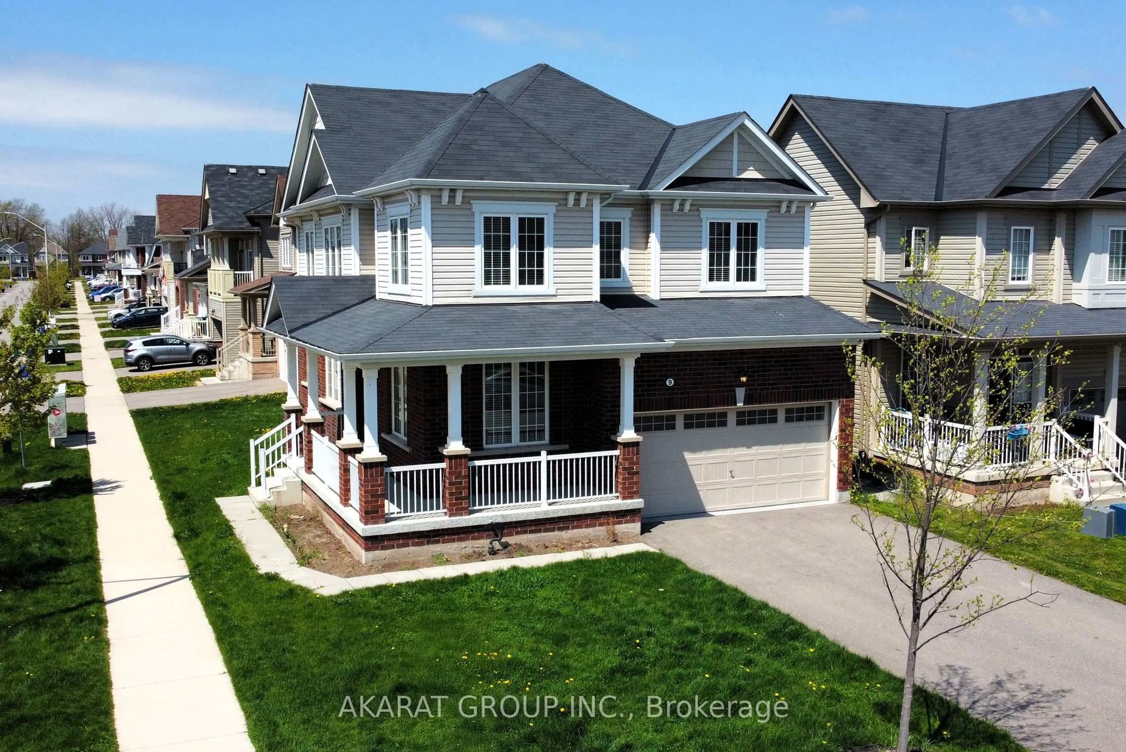 A pic from outside/outdoor area/front of a property/back of a property/a pic from drone, street for 9 Legacy Lane, Thorold Ontario L3B 0G7