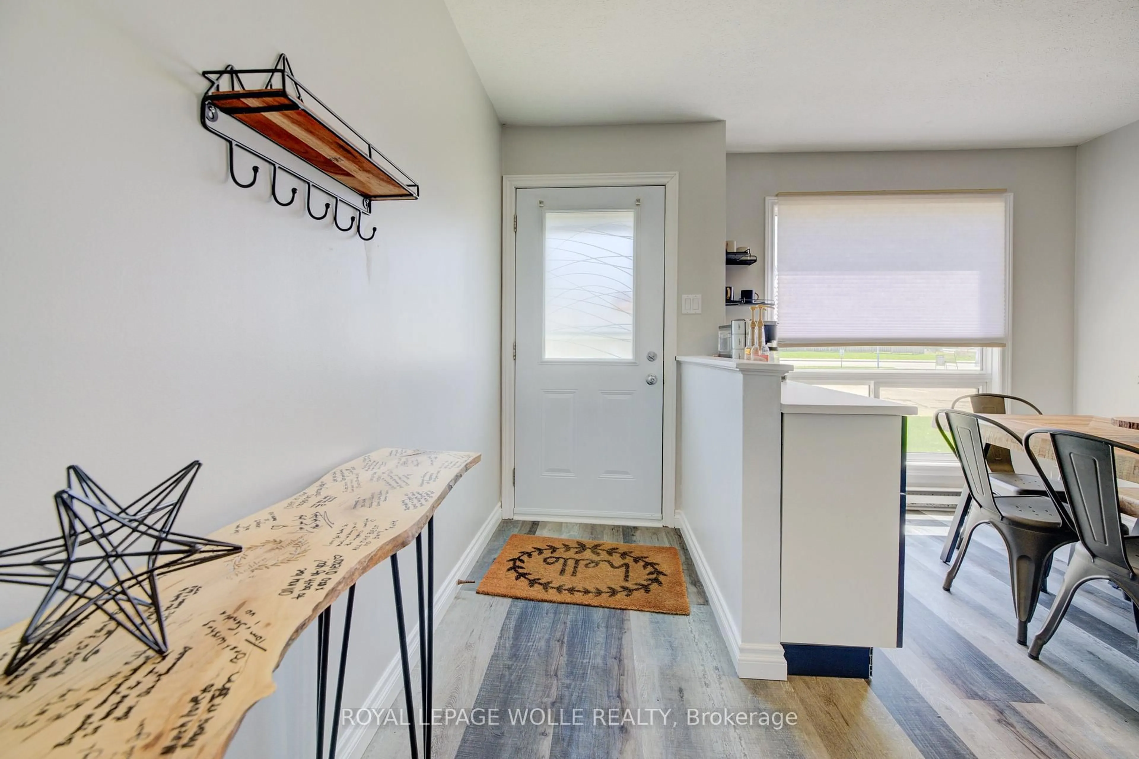 Indoor entryway for 879 Parkinson Rd #28, Woodstock Ontario N4S 8S7
