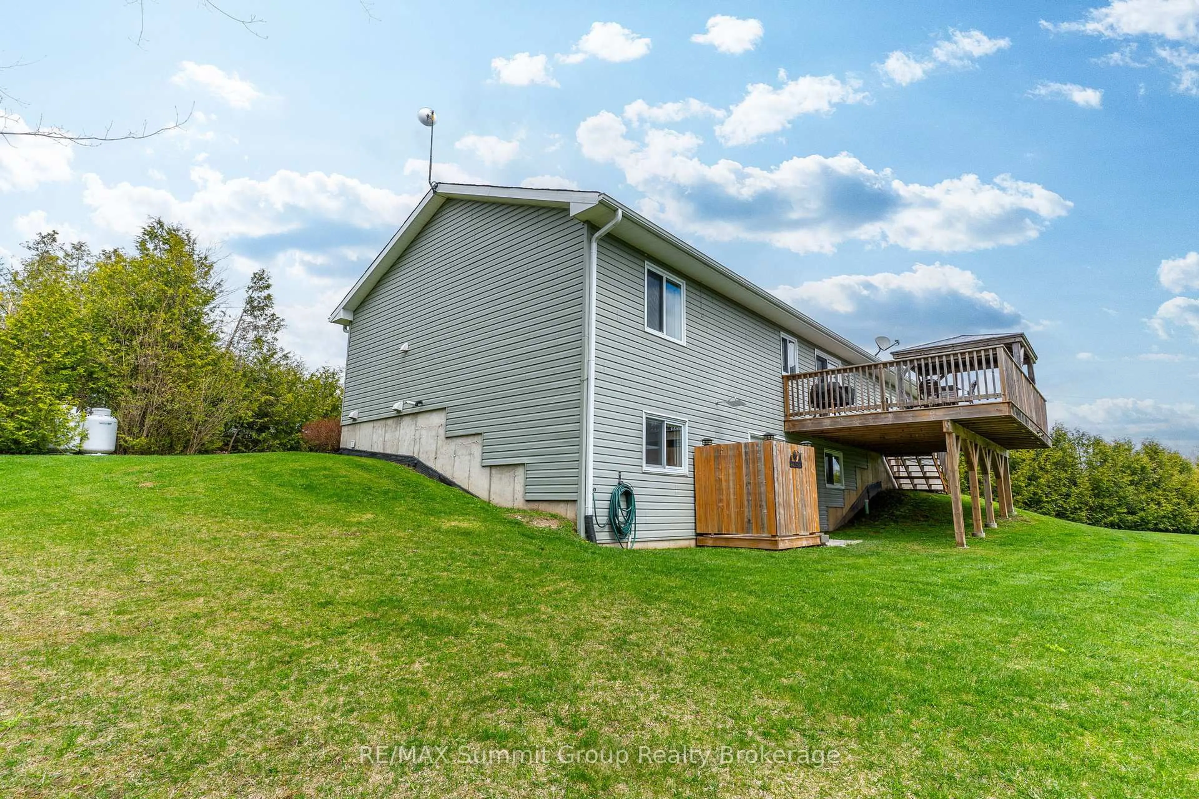 Unknown for 429528 8th Concession B N/A, Grey Highlands Ontario N0C 1M0