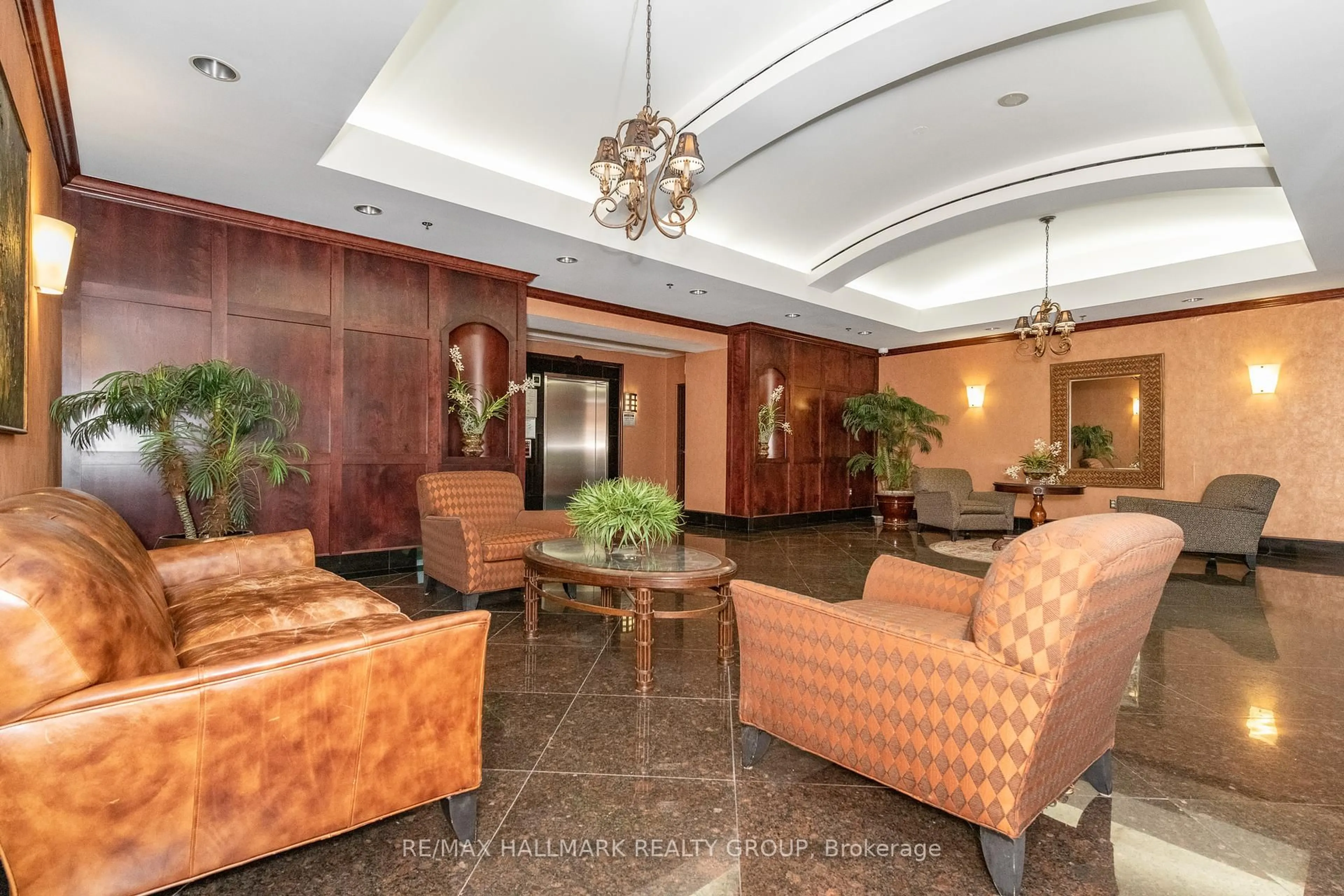 Lobby for 570 Laurier Ave #804, Ottawa Ontario K1R 1C8