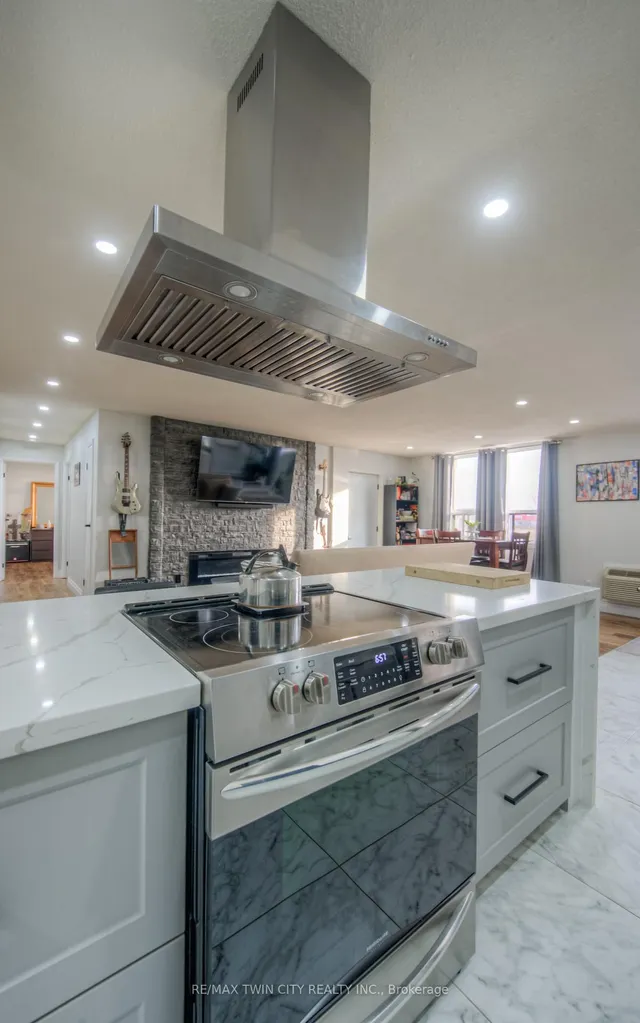 Additional property image - 185 Kehl St Unit 410