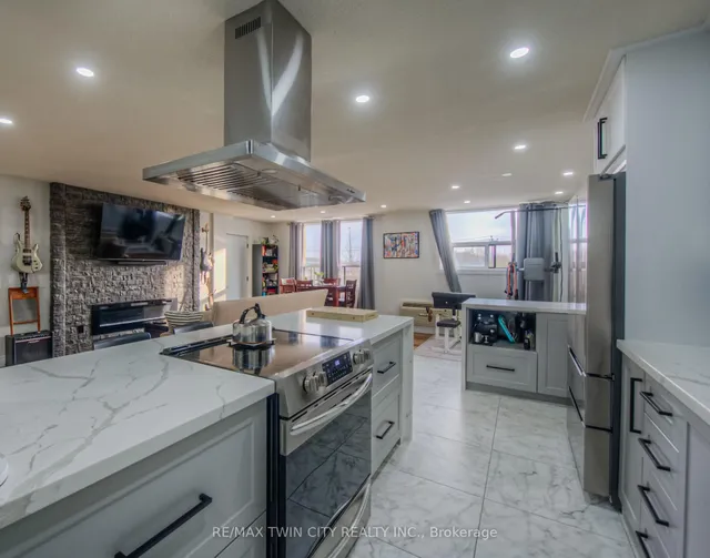 Additional property image - 185 Kehl St Unit 410