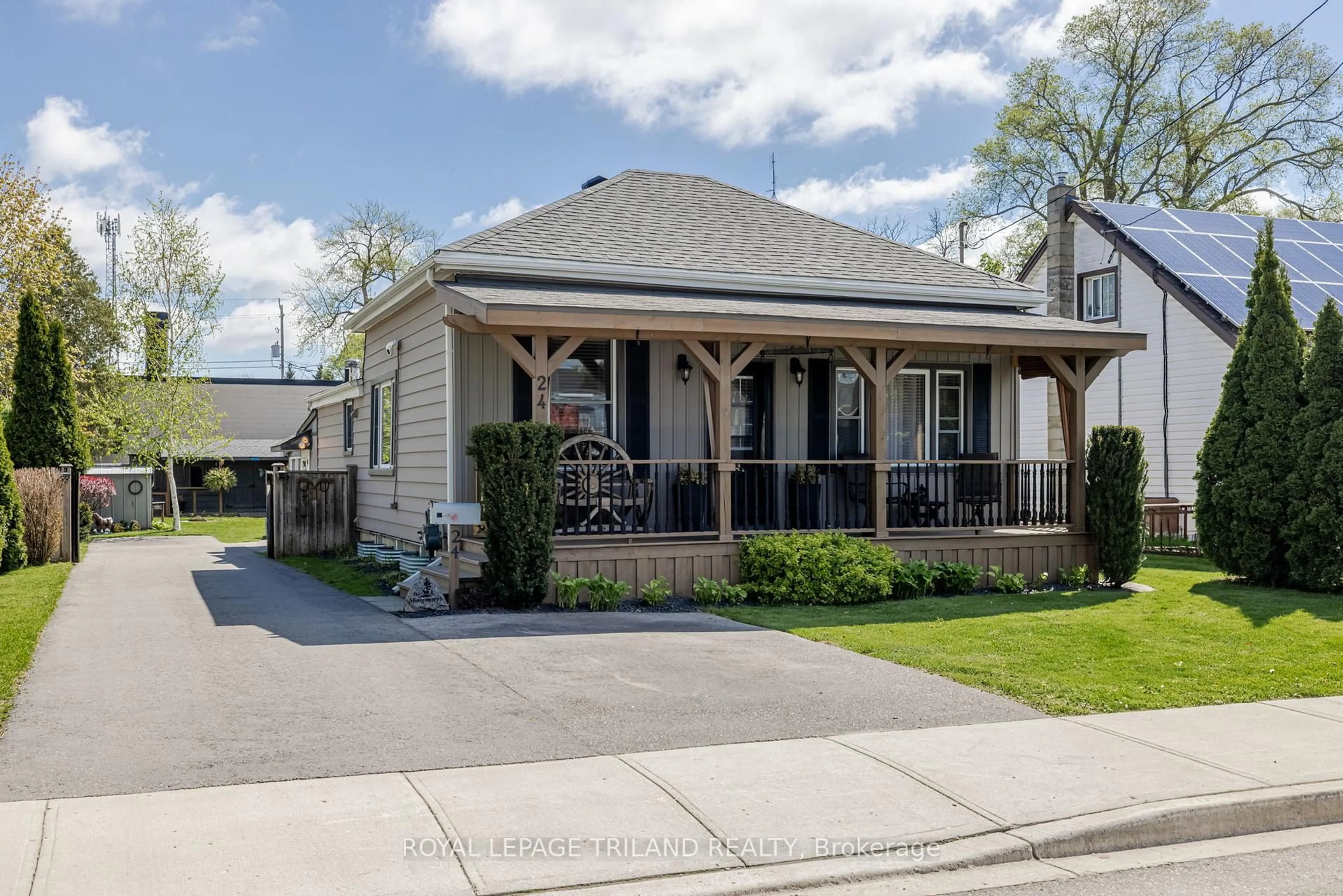 Home with vinyl exterior material, street for 24 Muir St, London East Ontario N5W 4B7