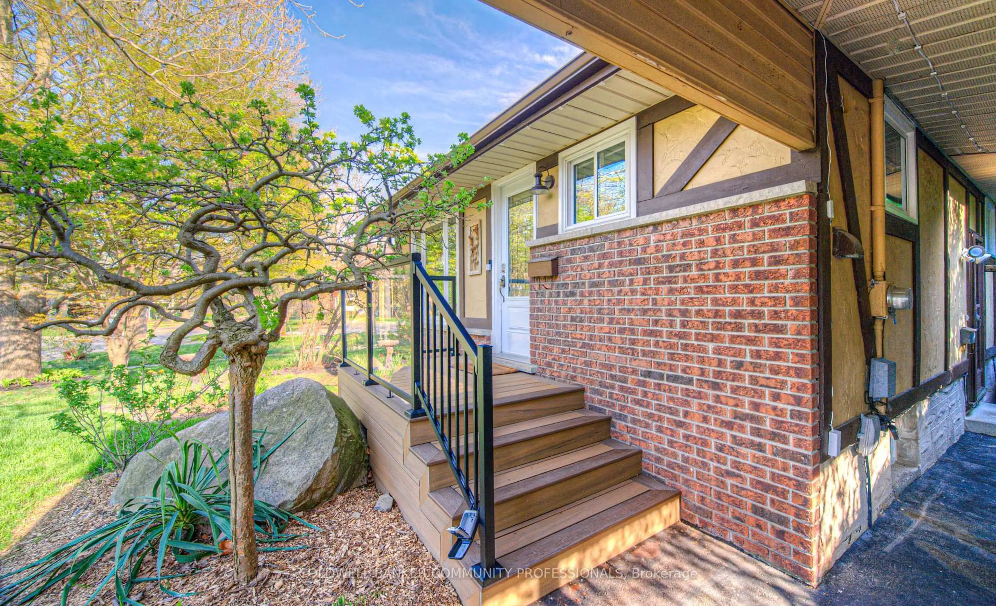 Unknown for 231 Main St, Cambridge Ontario N1R 1X2