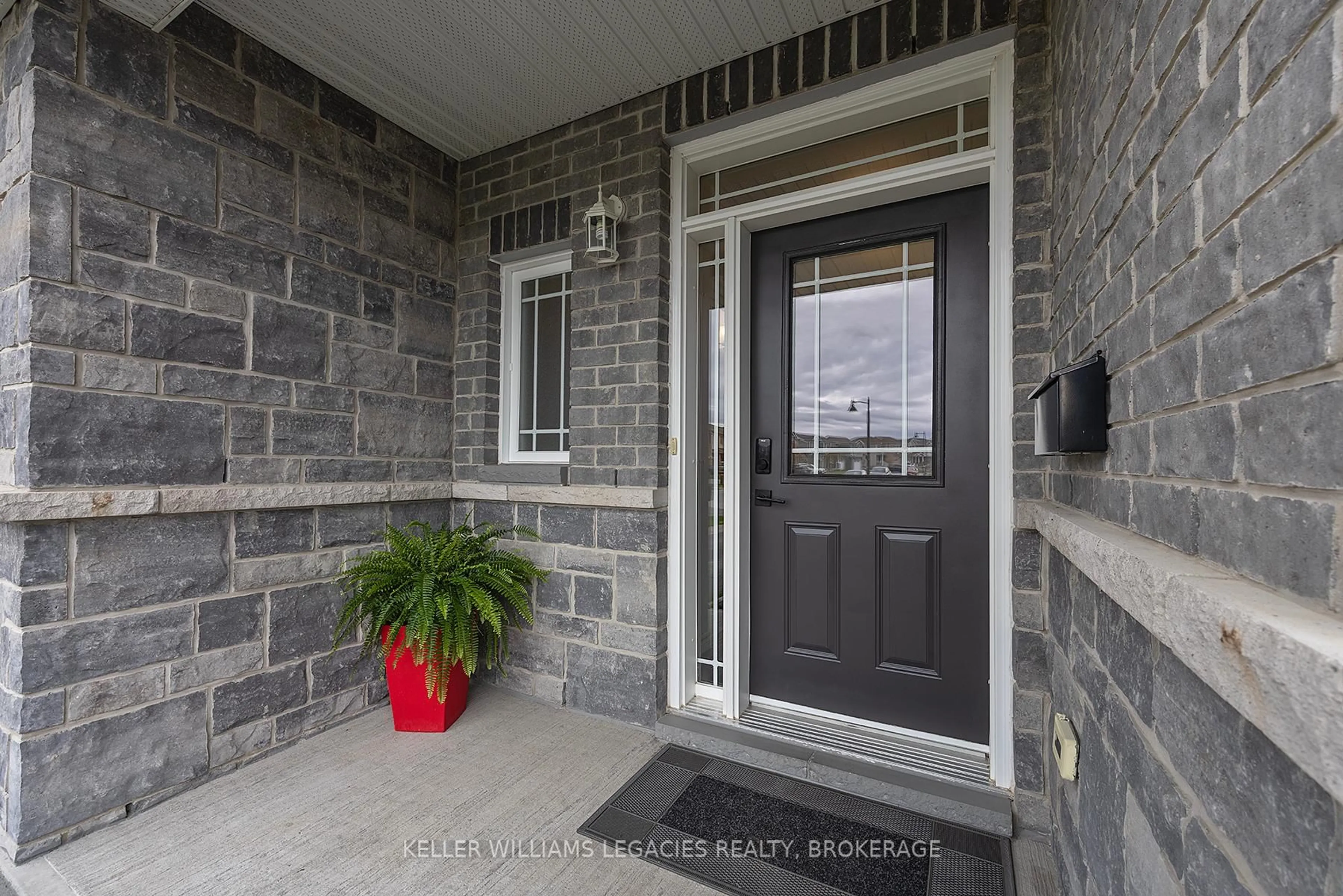 Indoor entryway for 1181 HORIZON Dr, Kingston Ontario K7P 0K7
