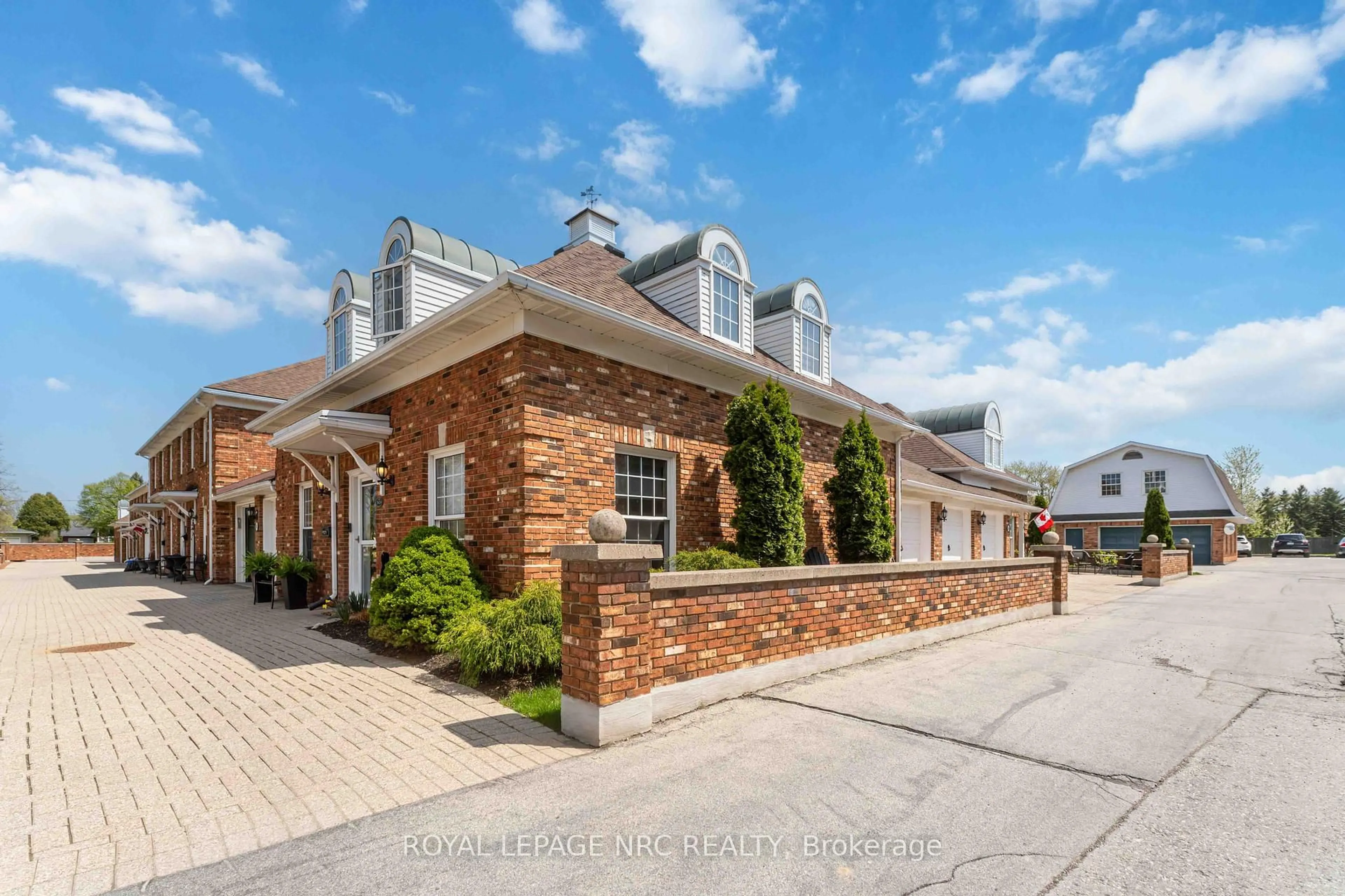 Home with brick exterior material, street for 3414 Frederick Ave, Lincoln Ontario L0R 2E0