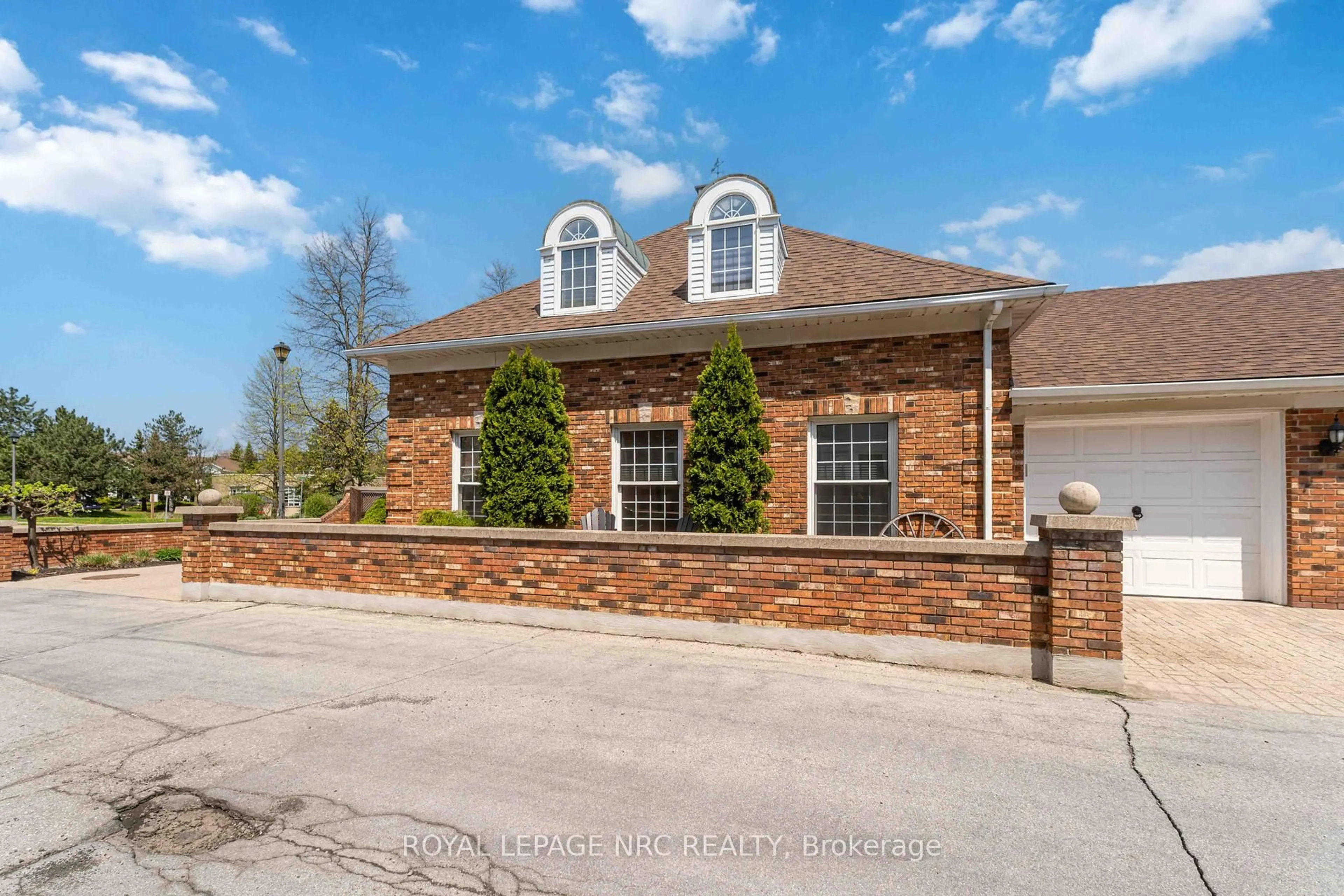 Home with brick exterior material, street for 3414 Frederick Ave, Lincoln Ontario L0R 2E0