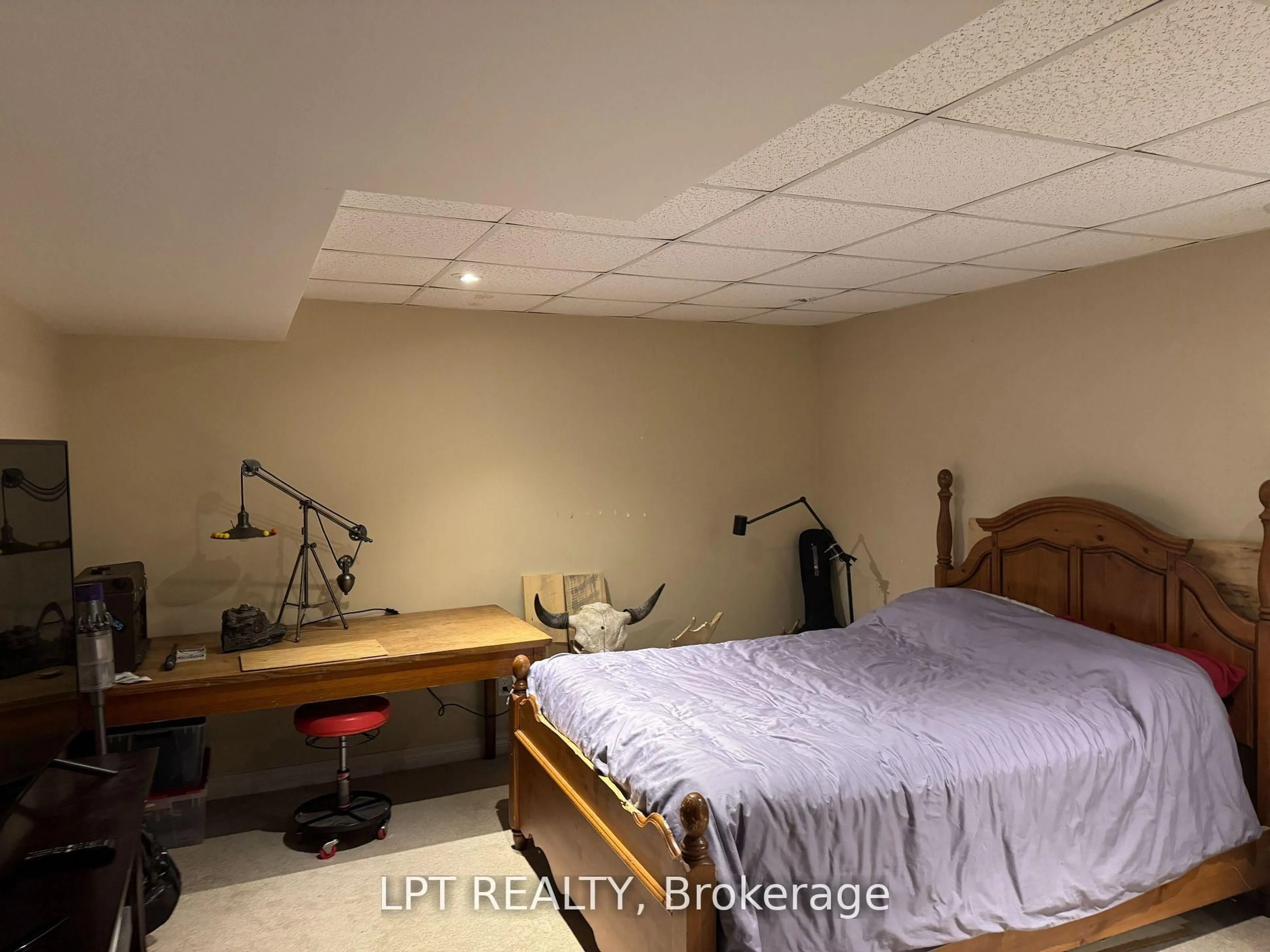 A pic of a room for 685 Roosevelt Dr, Kingston Ontario K7M 8T8