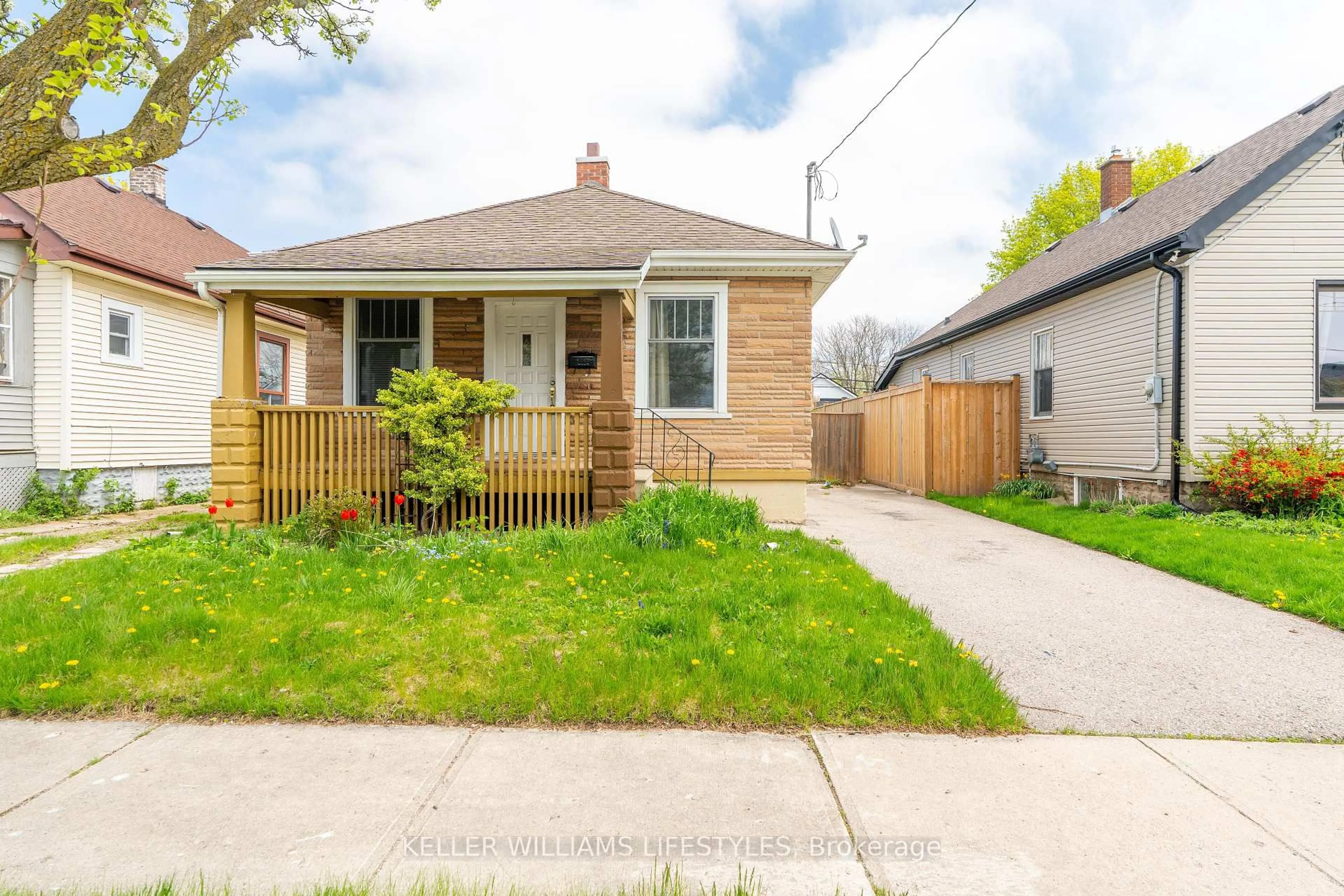 Unknown for 144 Brisbin St, London East Ontario N5Z 2M1