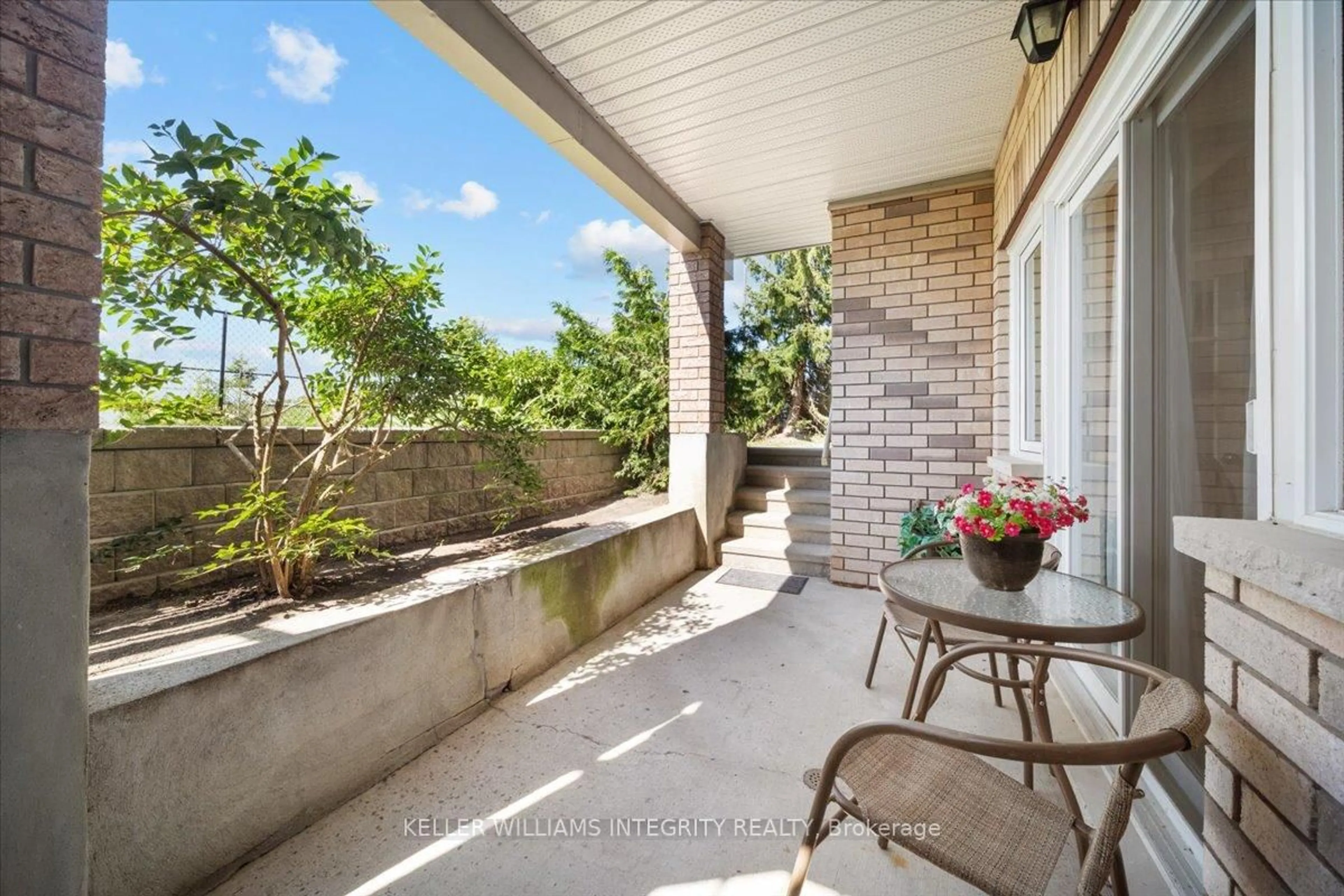 Patio, street for 1105 Stittsville Main St #A, Ottawa Ontario K2S 0C6