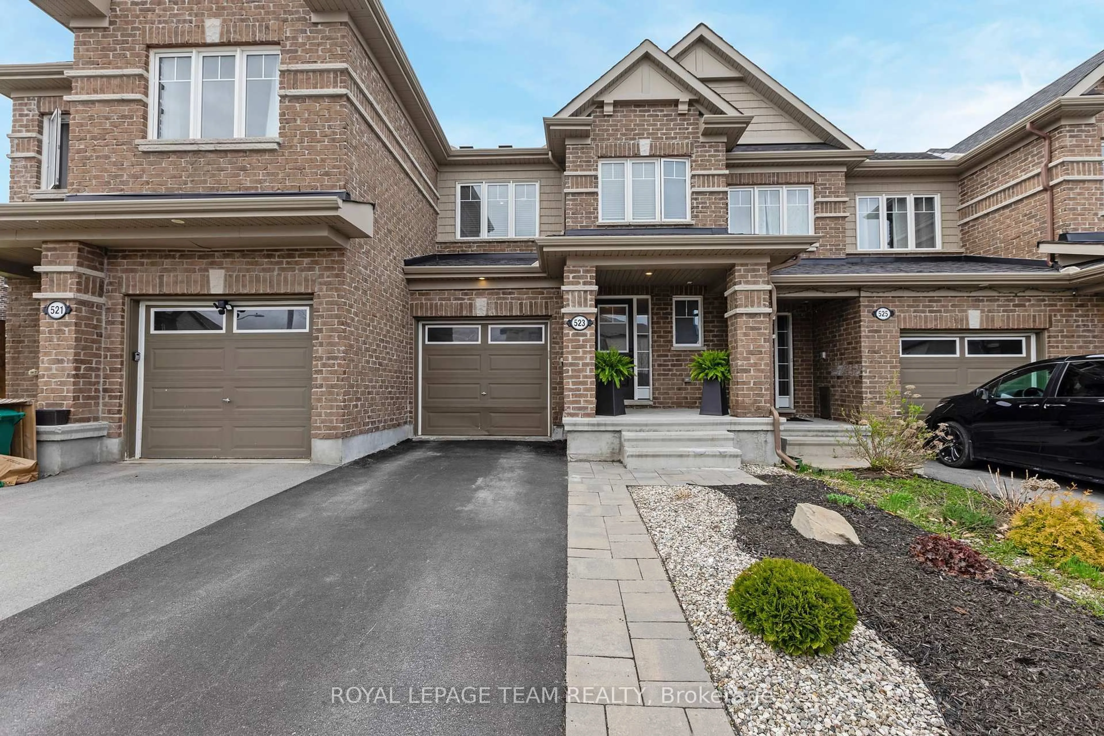 Home with brick exterior material, street for 523 Parade Dr, Ottawa Ontario K2S 0X8