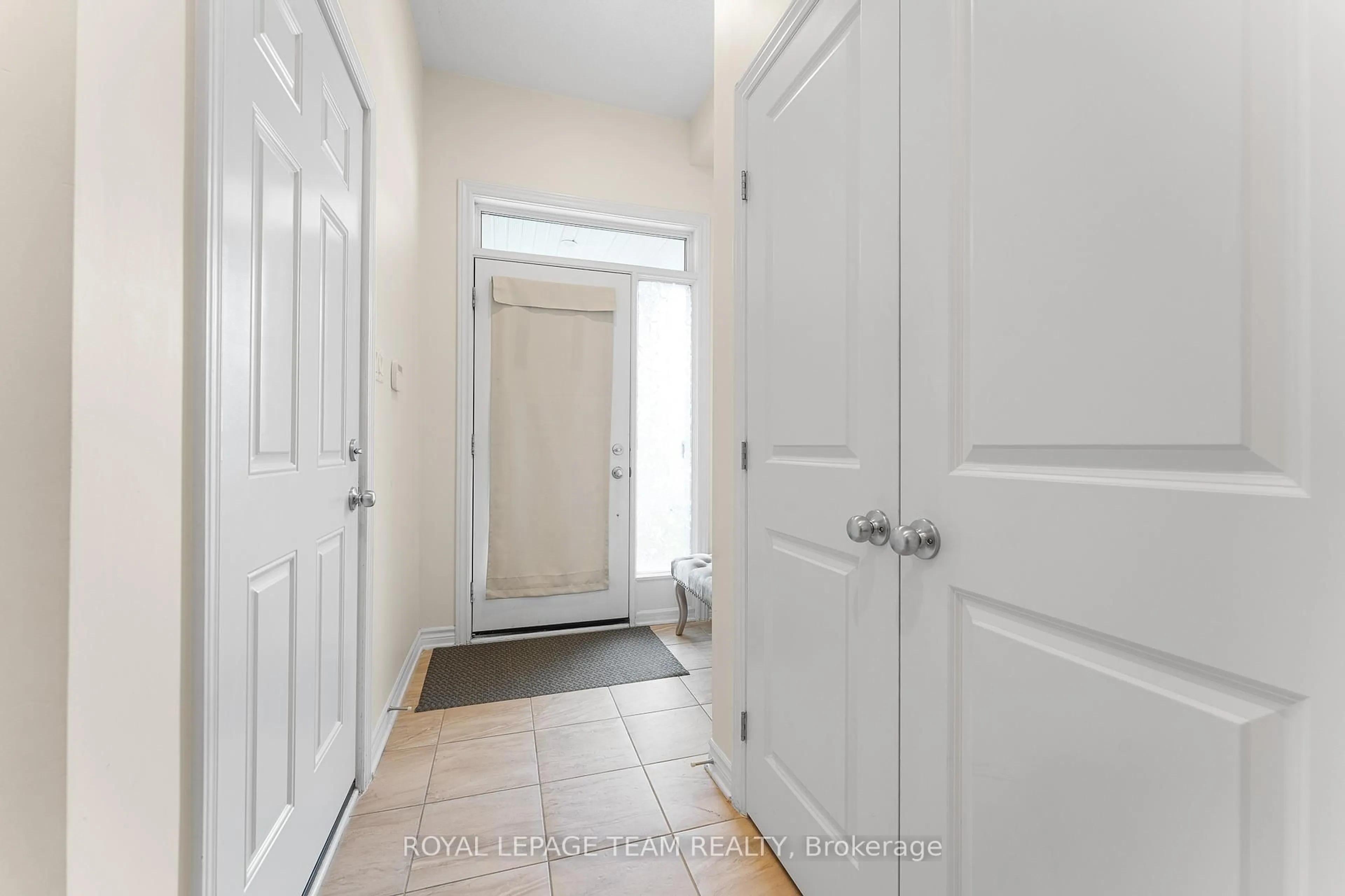 Indoor entryway for 1876 Maple Grove Rd, Ottawa Ontario K2S 0W4