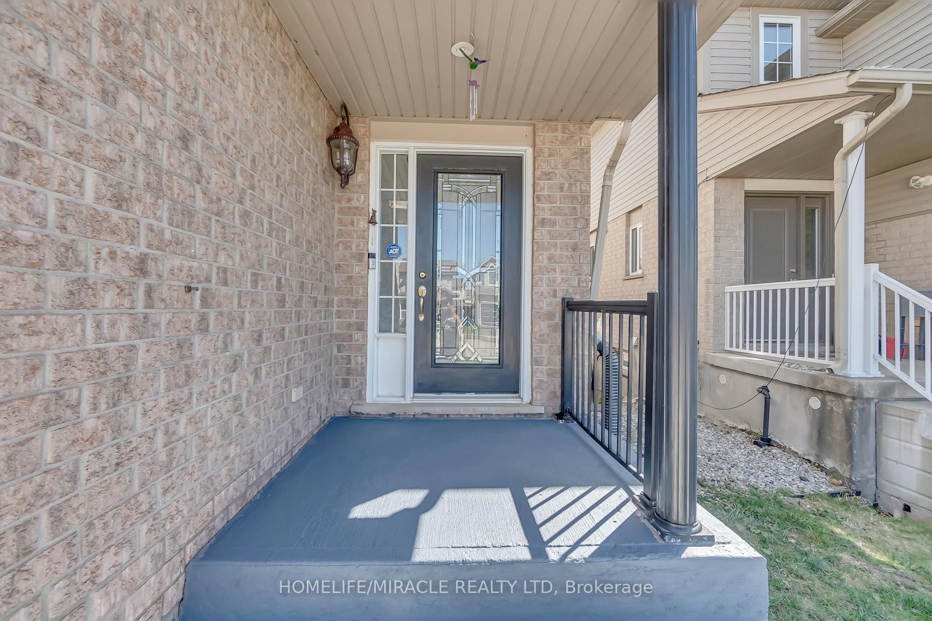 Indoor entryway for 968 Copper Leaf Cres, Kitchener Ontario N2E 3W3