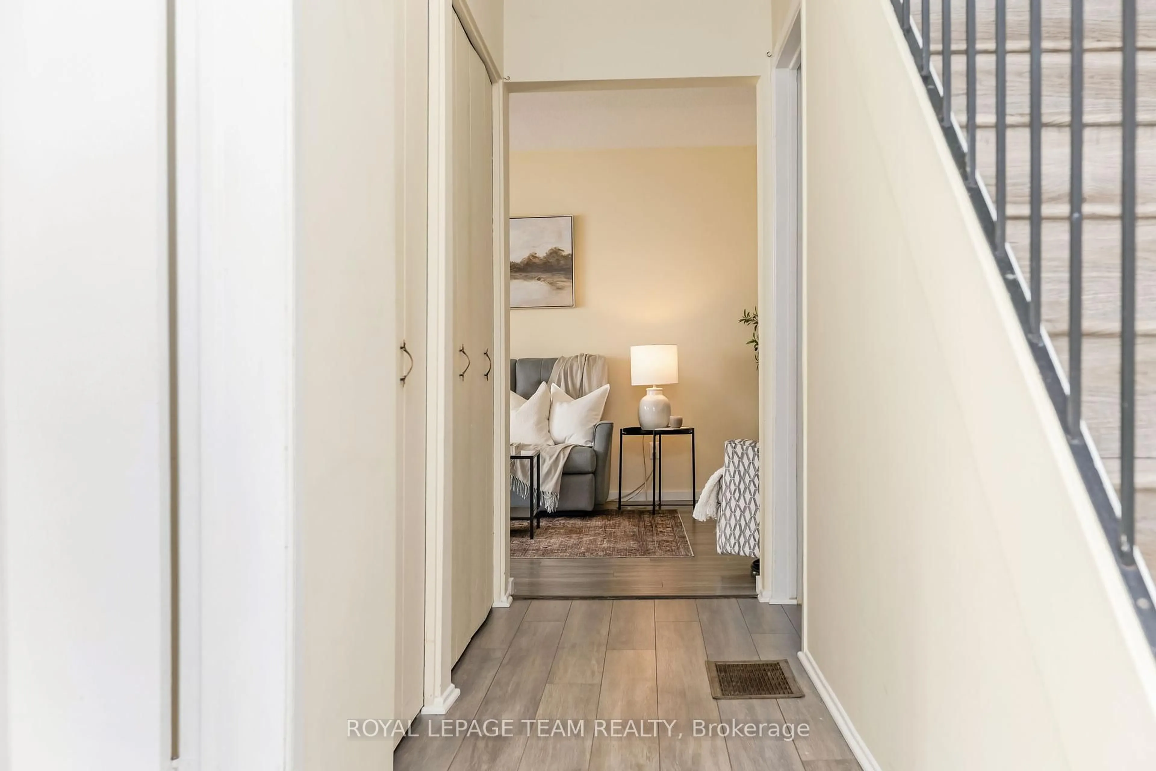 Indoor entryway for 518 Orkney Private #156, Ottawa Ontario K2C 3M7