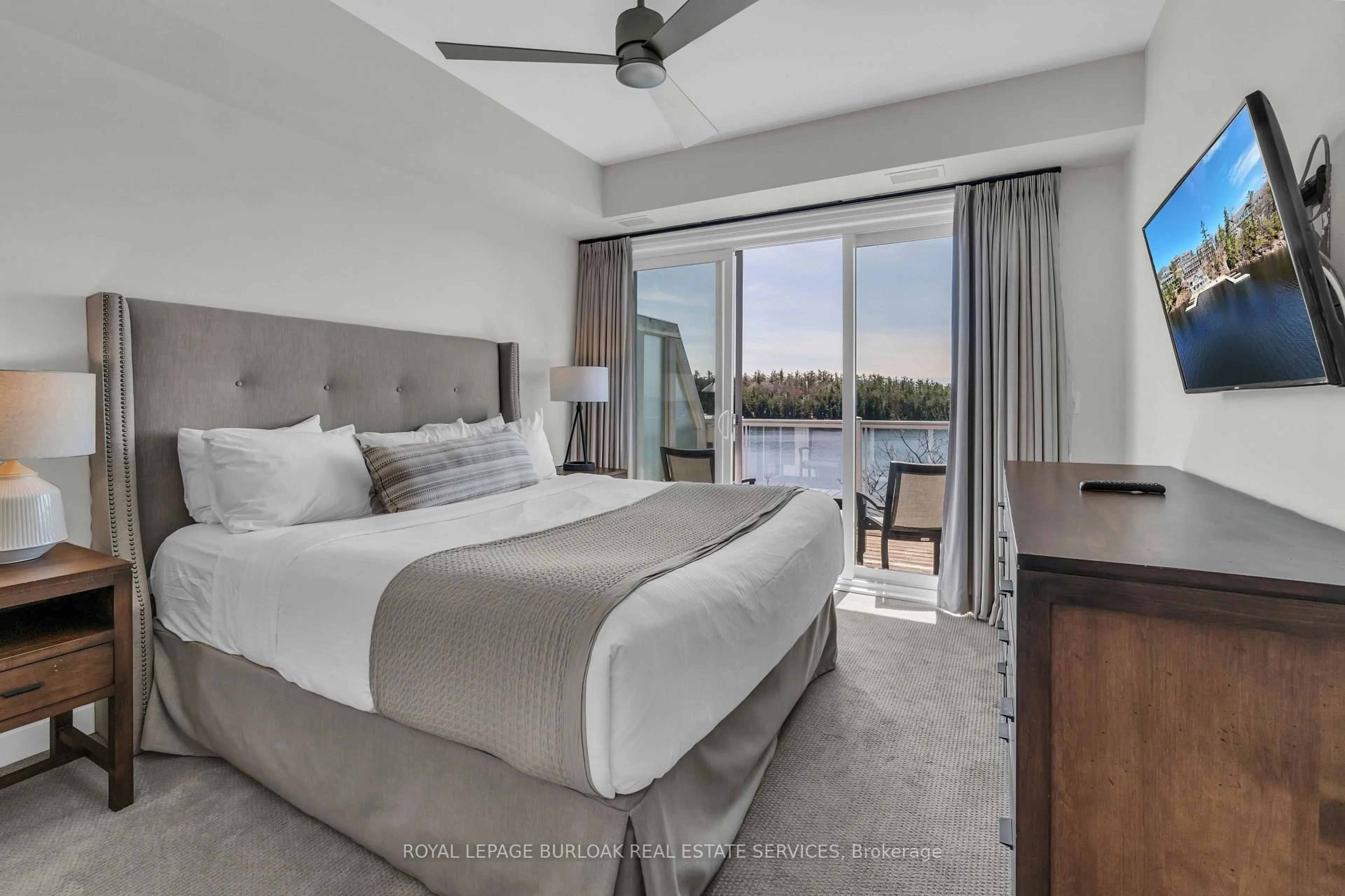 Bedroom with bed, unknown for 1869 Muskoka 118 Rd #BTW-201, Muskoka Lakes Ontario P1L 1W8