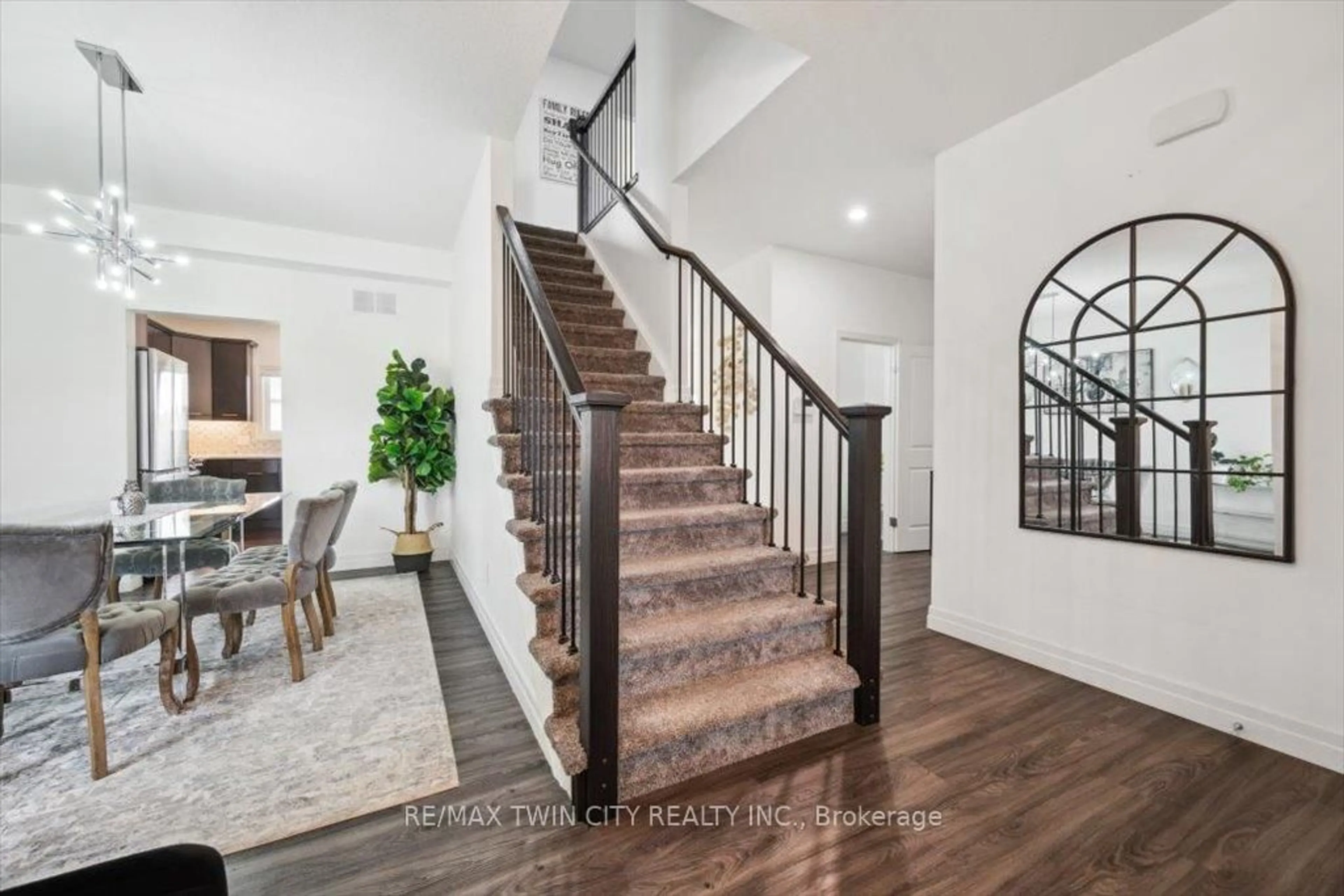 Indoor entryway for 136 Village Rd, Wellesley Ontario N0B 2T0