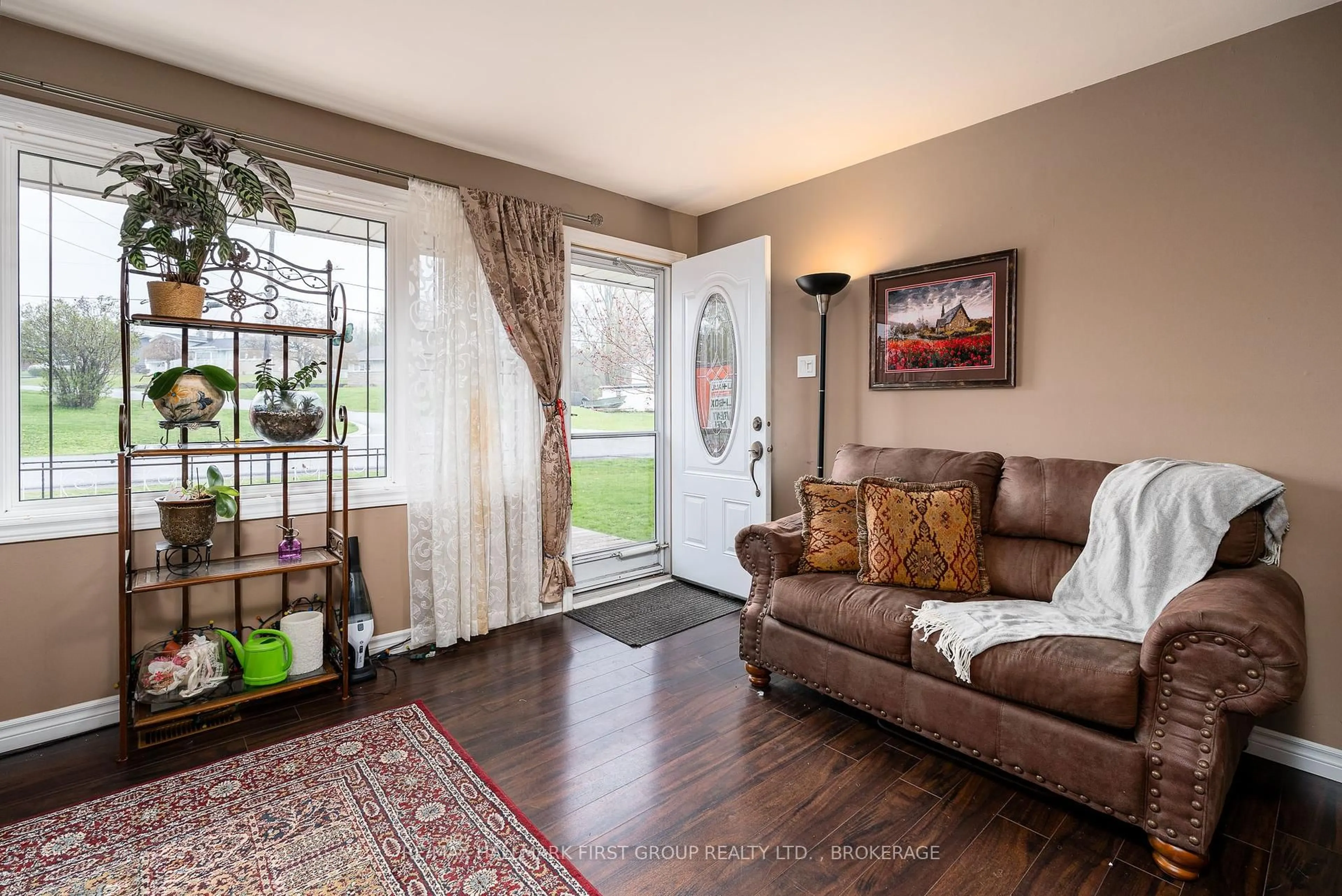 Indoor entryway for 235 Lakeview Rd, Bath Ontario K0H 1G0