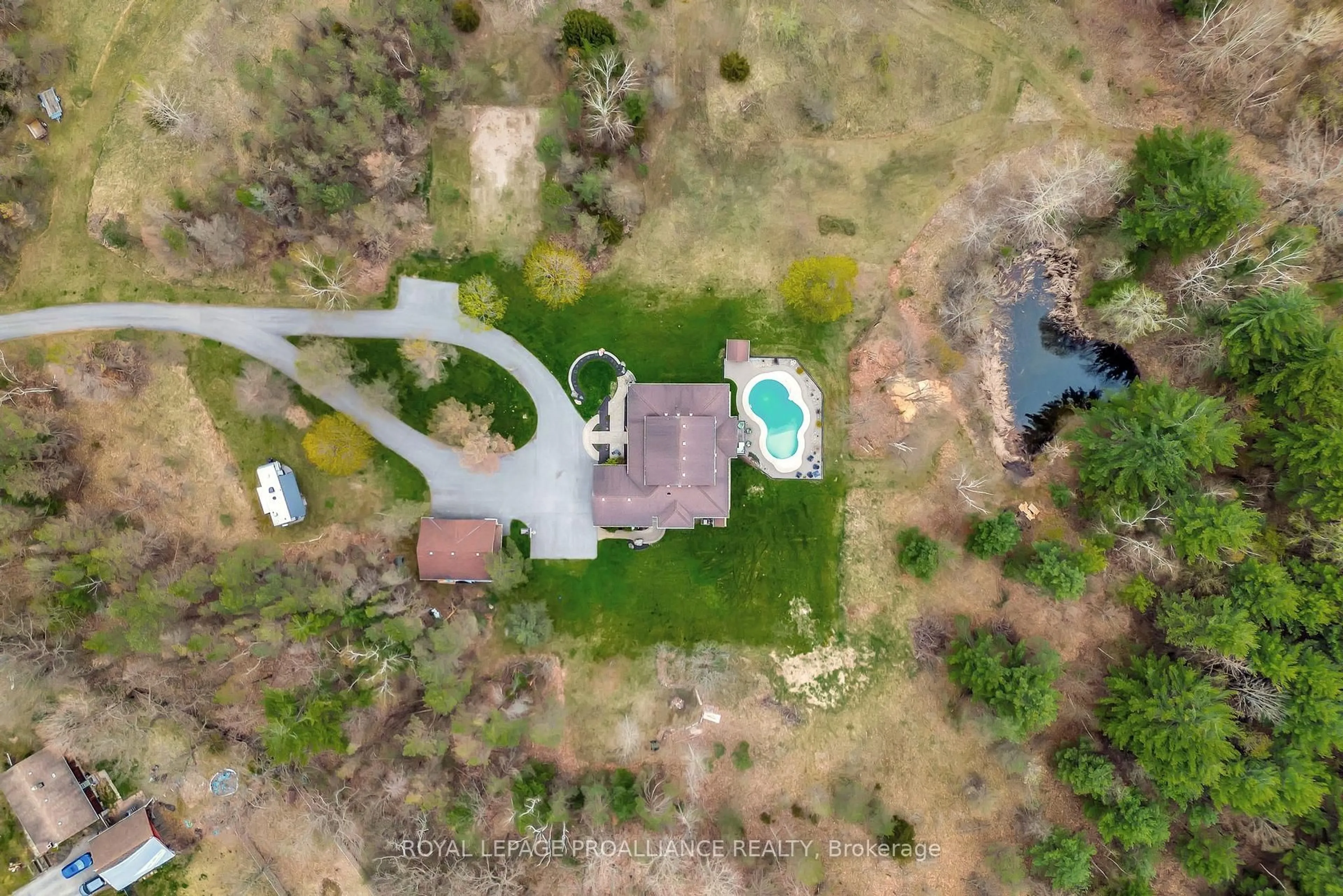A pic from outside/outdoor area/front of a property/back of a property/a pic from drone, unknown for 8857 Racetrack Rd, Hamilton Township Ontario K9A 4J9