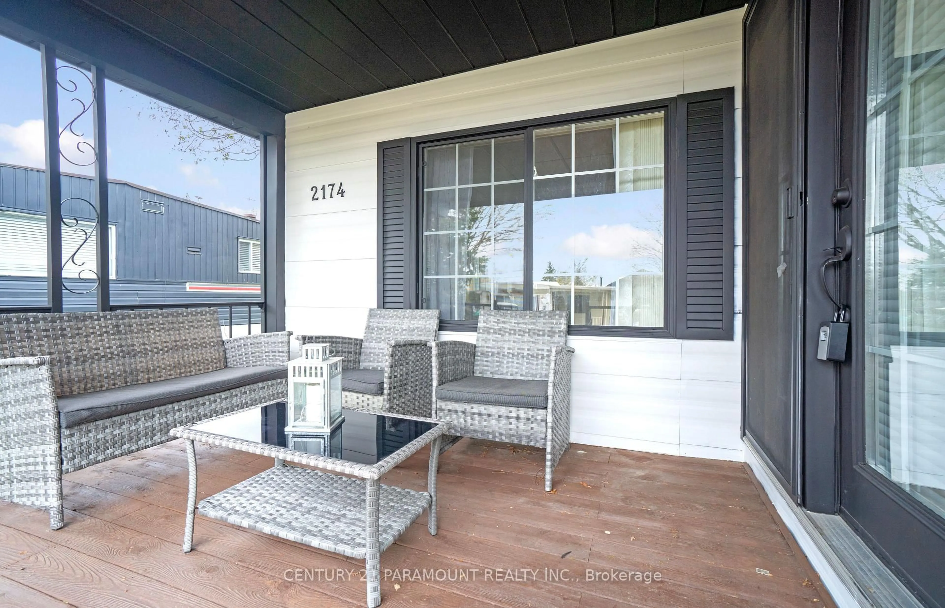 Patio, street for 174 Cedar Cres, Centre Wellington Ontario N1M 2W5