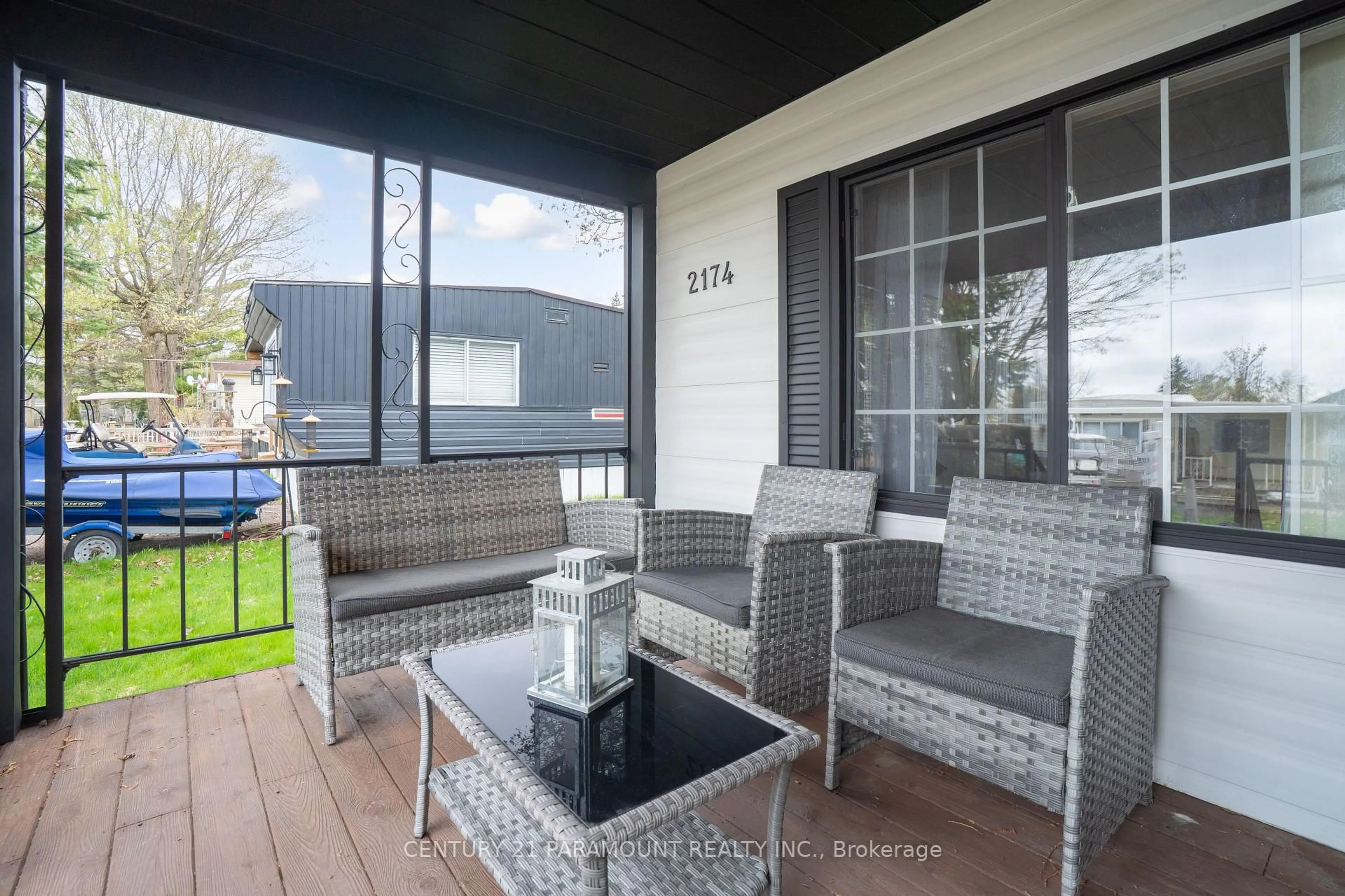 Patio, street for 174 Cedar Cres, Centre Wellington Ontario N1M 2W5