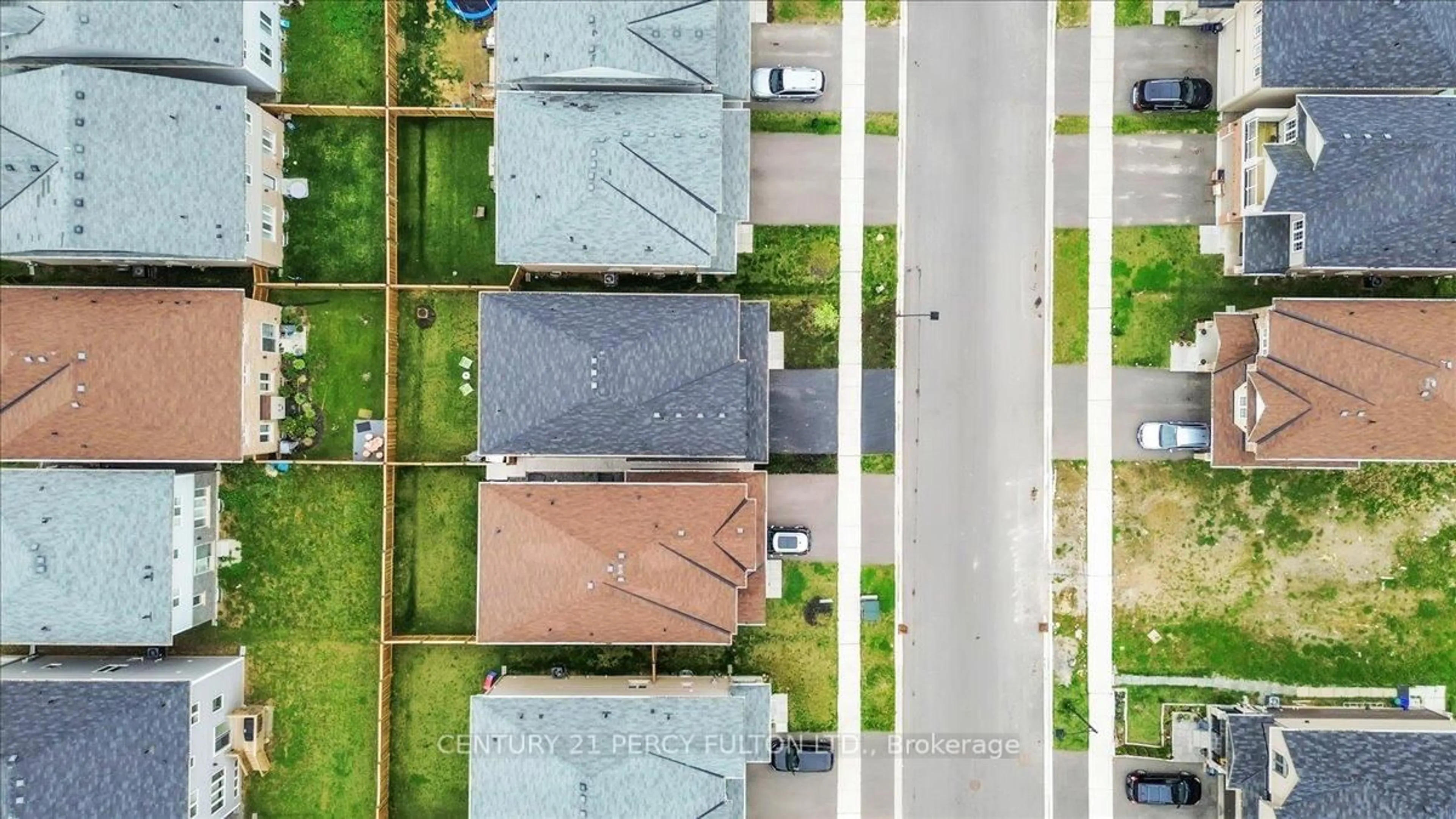 A pic from outside/outdoor area/front of a property/back of a property/a pic from drone, street for 78 Cooke Ave, Brantford Ontario N3T 0S1