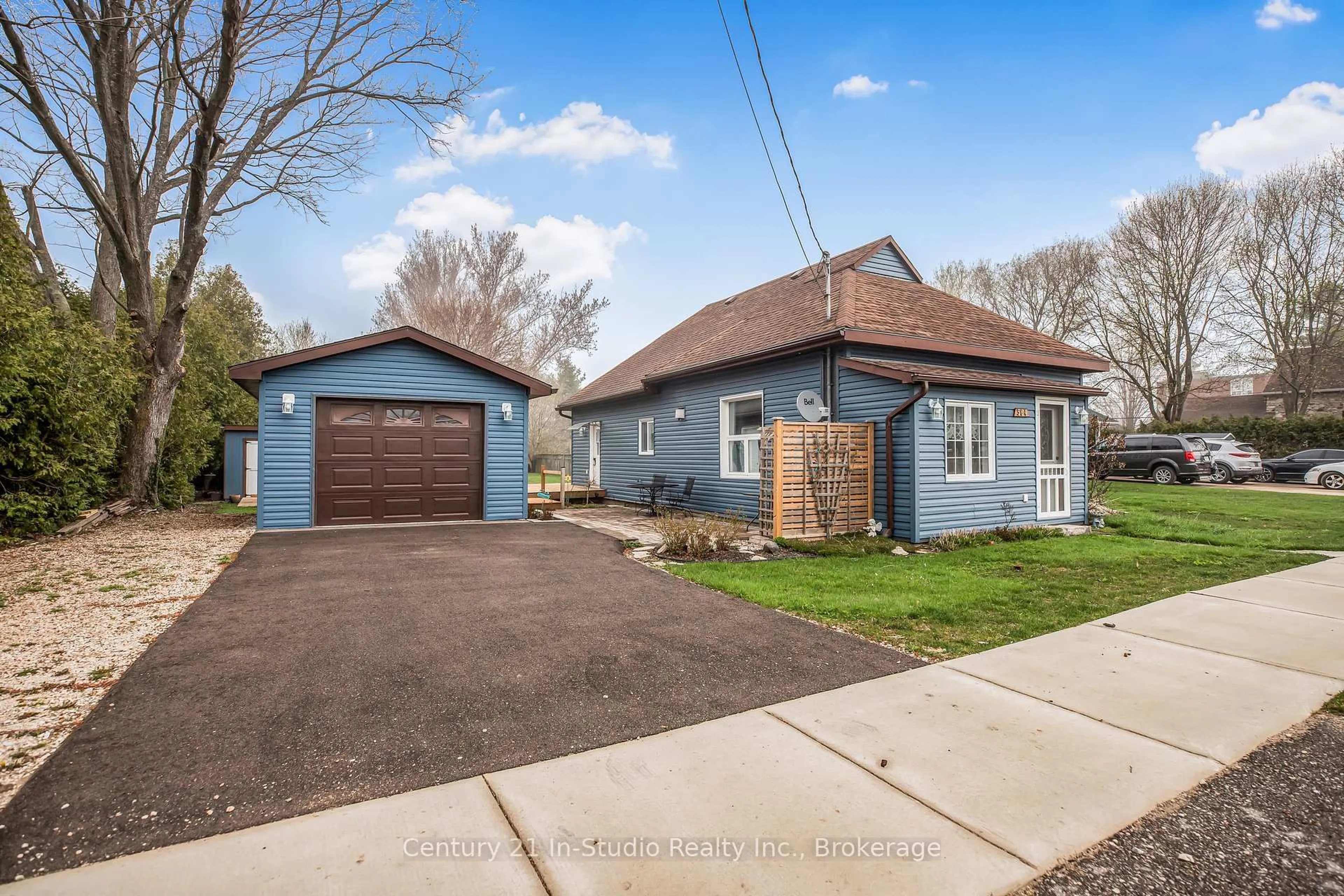 A pic from outside/outdoor area/front of a property/back of a property/a pic from drone, street for 564 Mary St, South Bruce Peninsula Ontario N0H 2T0