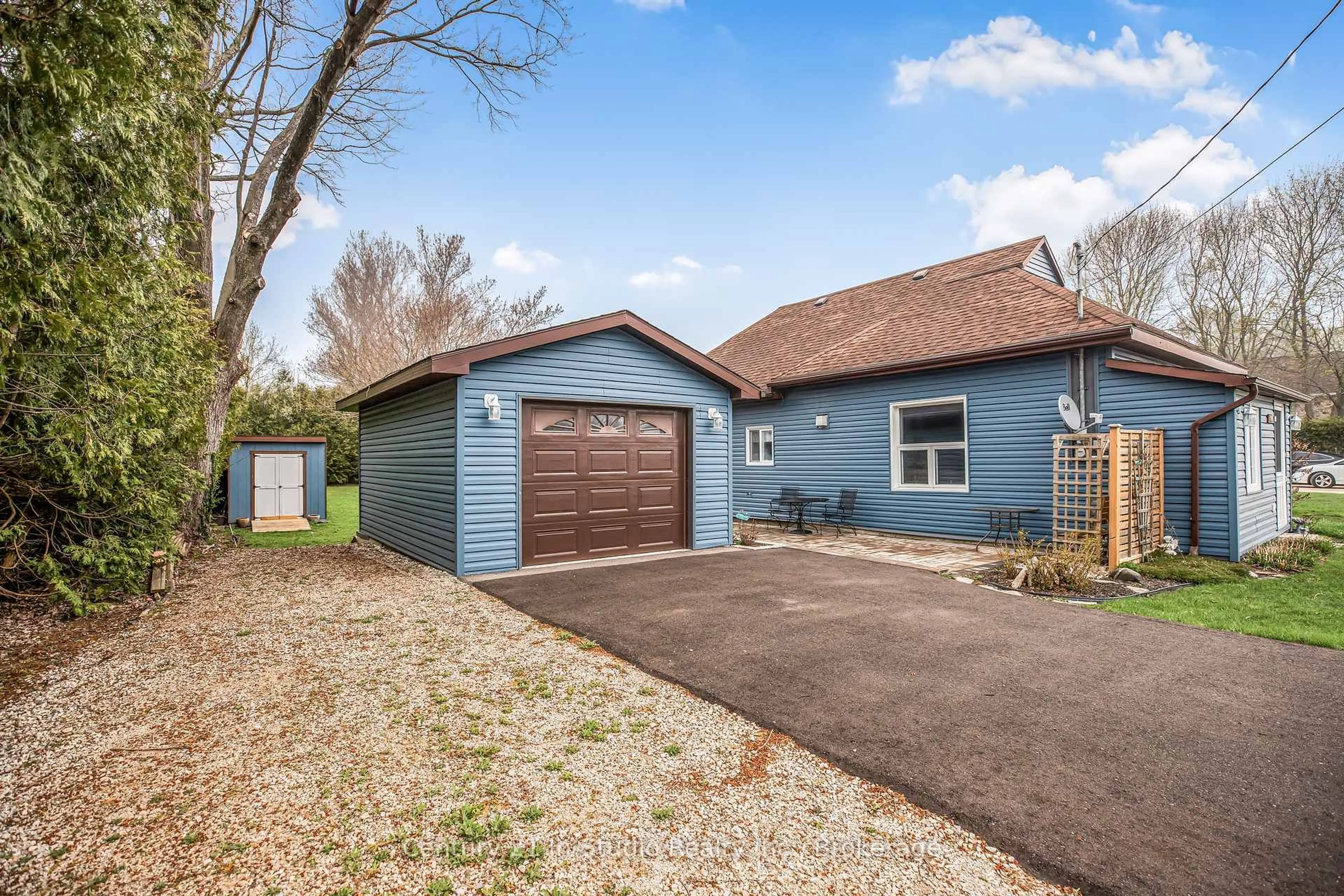 Home with vinyl exterior material, street for 564 Mary St, South Bruce Peninsula Ontario N0H 2T0