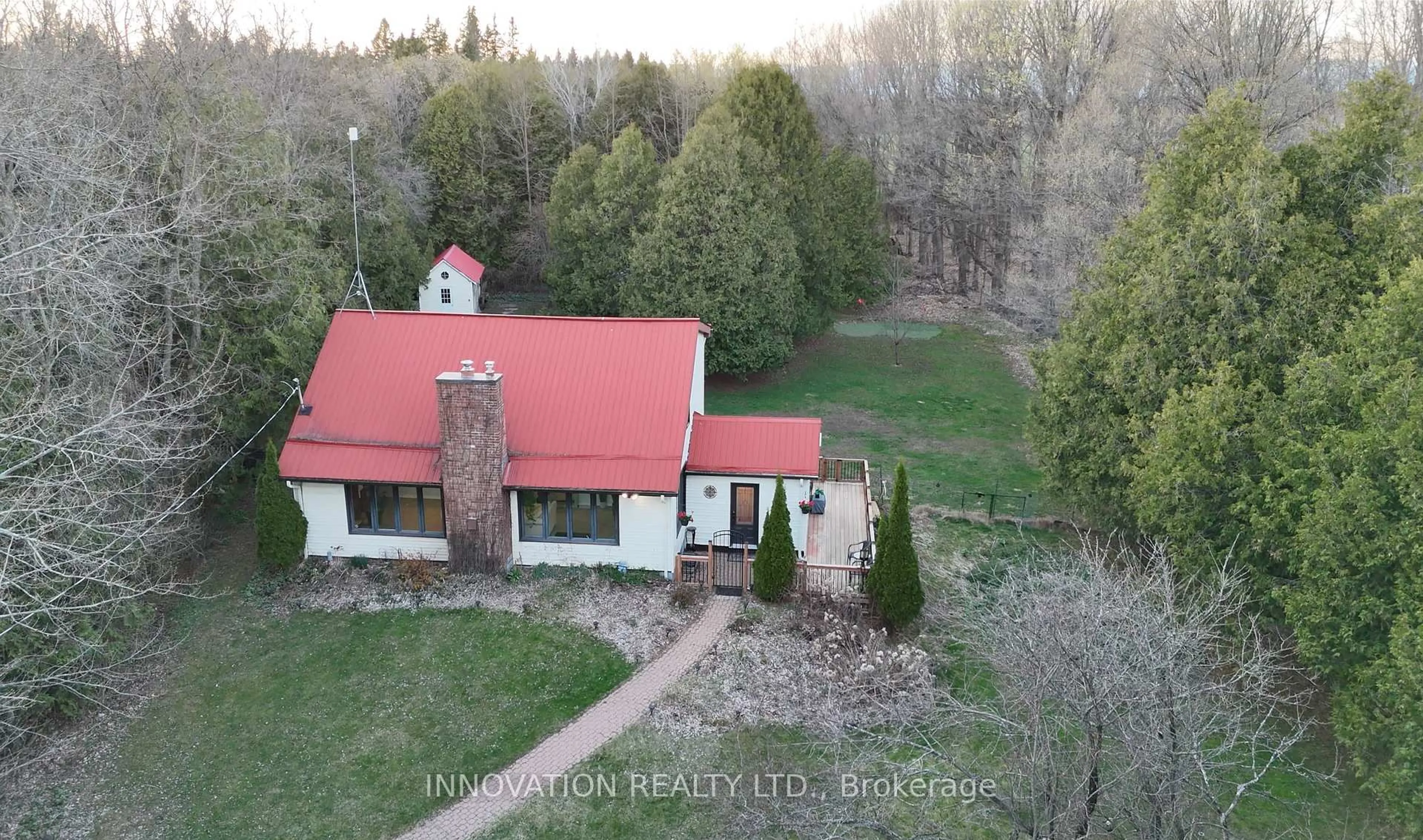 A pic from outside/outdoor area/front of a property/back of a property/a pic from drone, building for 1328 9th Line, Carleton Place Ontario K7C 3P2