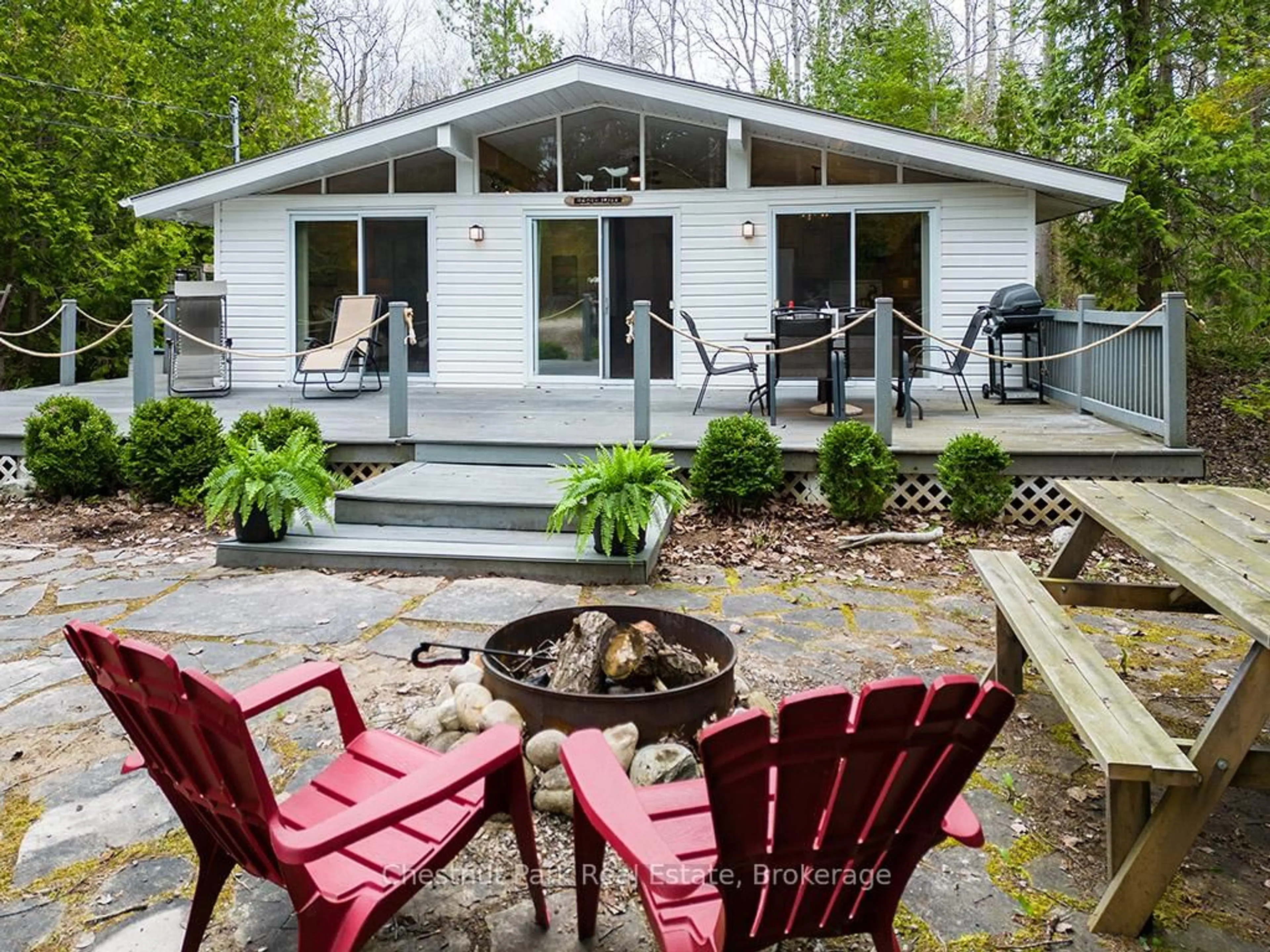 Patio, water/lake/river/ocean view for 64 Thompson Ave, Native Leased Lands Ontario N0H 2G0