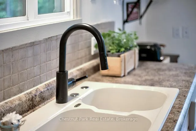 Additional property image - 64 Thompson Ave