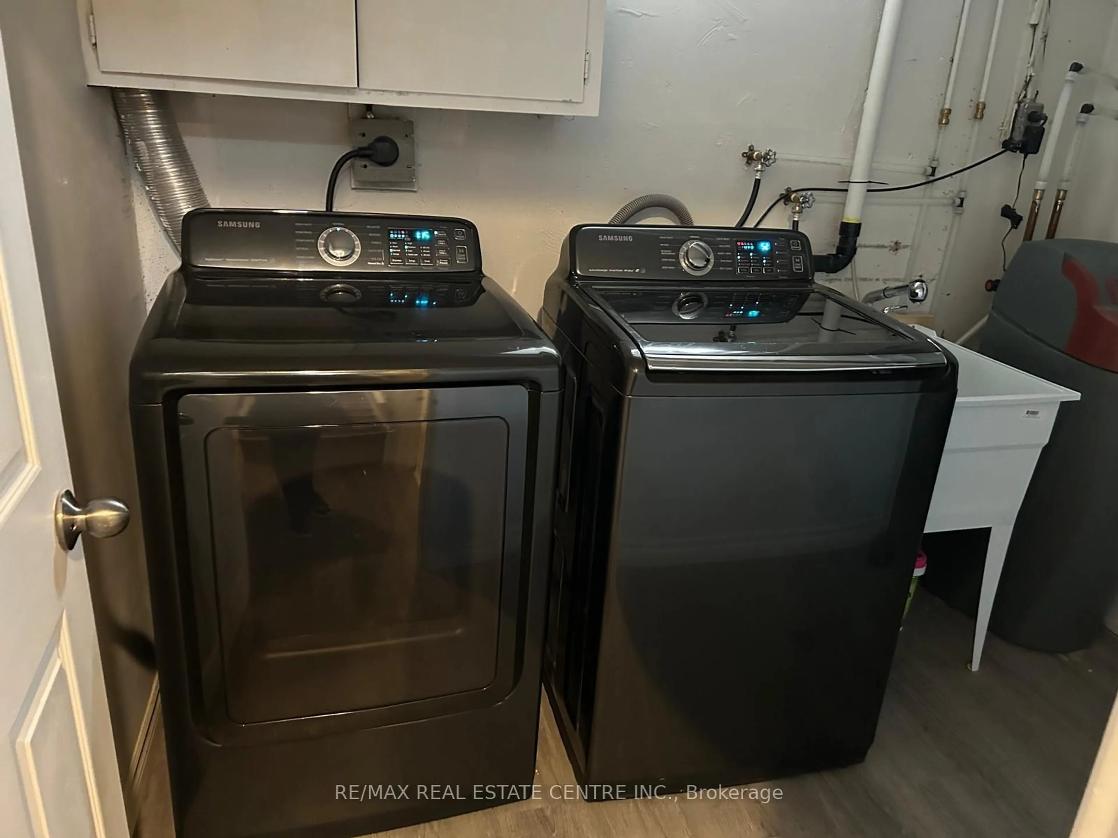 Laundry room for 420 Pioneer Dr #3, Kitchener Ontario N2P 1H6