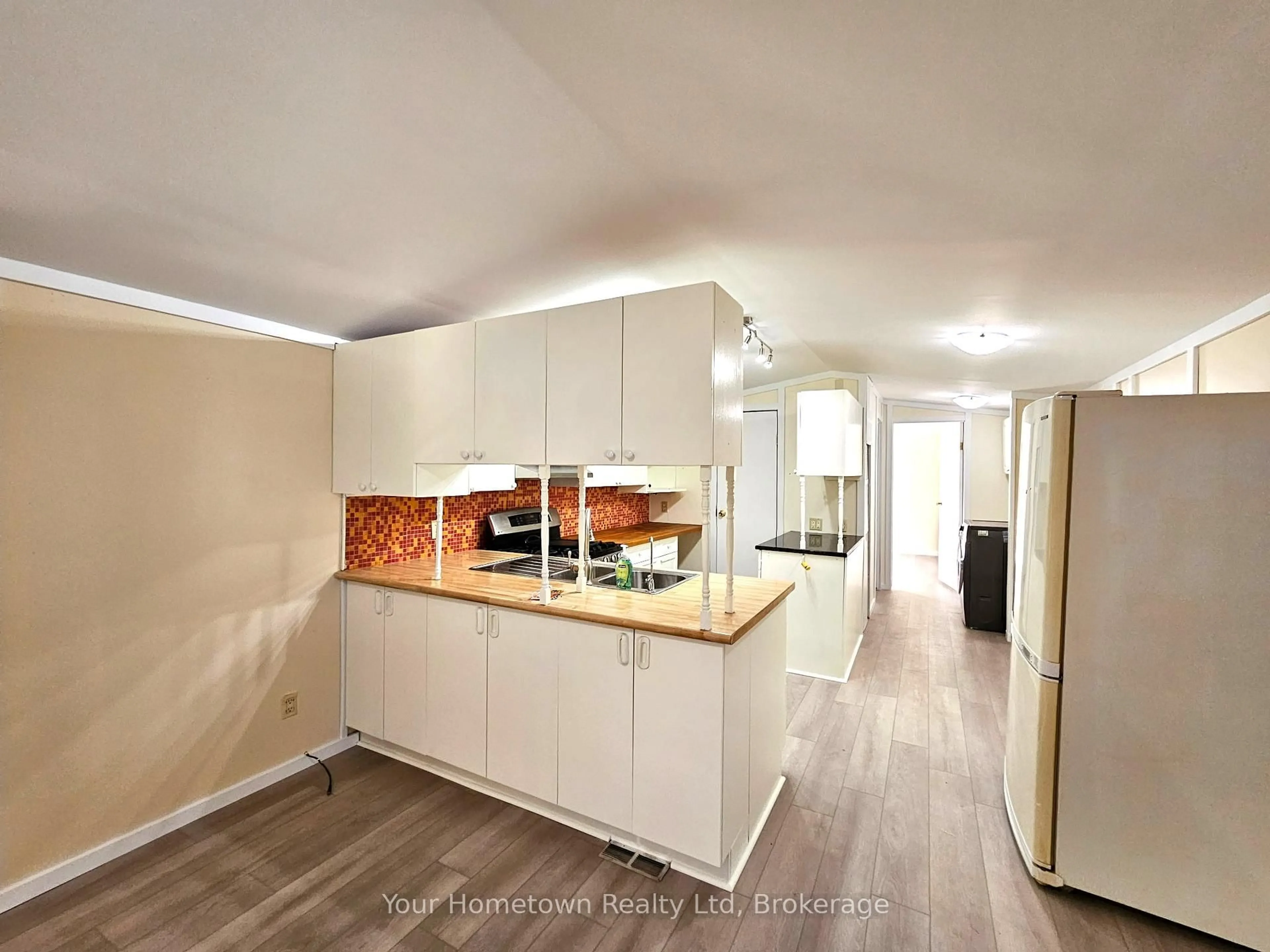 Open concept kitchen, unknown for 5 First Ave, Centre Wellington Ontario N1M 2W5