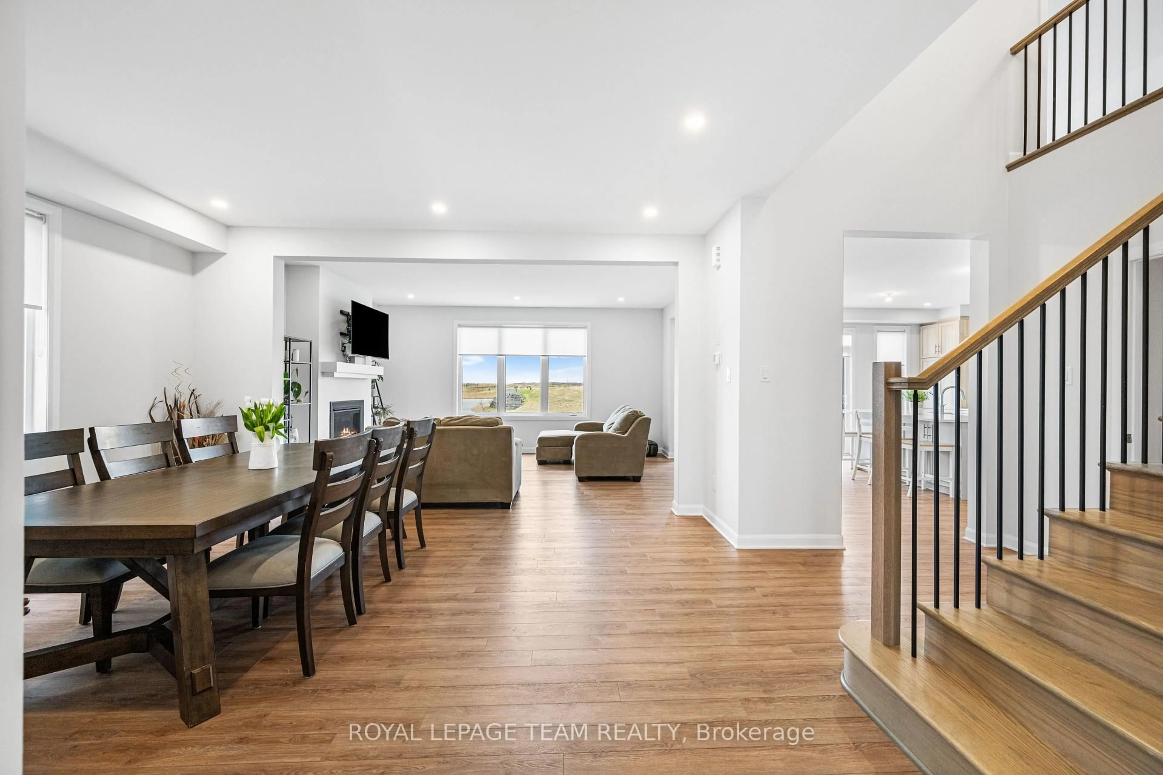 Unknown for 934 Lakeridge Dr, Ottawa Ontario K4A 5N8