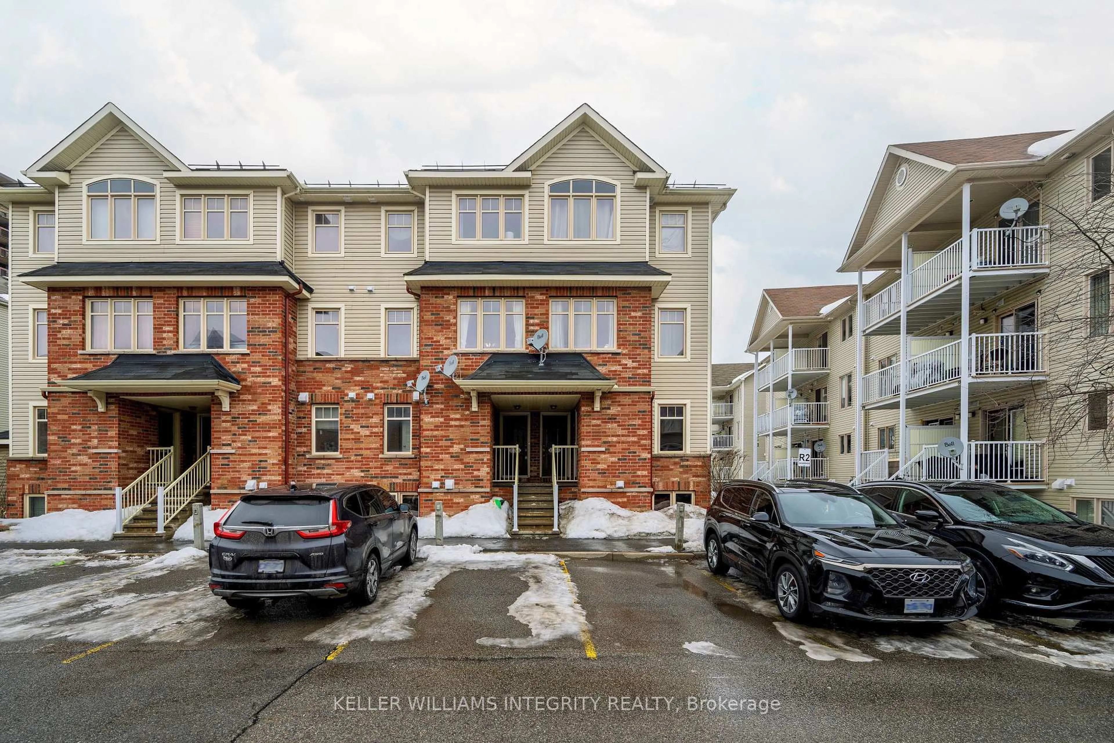 A pic from outside/outdoor area/front of a property/back of a property/a pic from drone, unknown for 638 Reardon N/A #10, Ottawa Ontario K1V 2K9