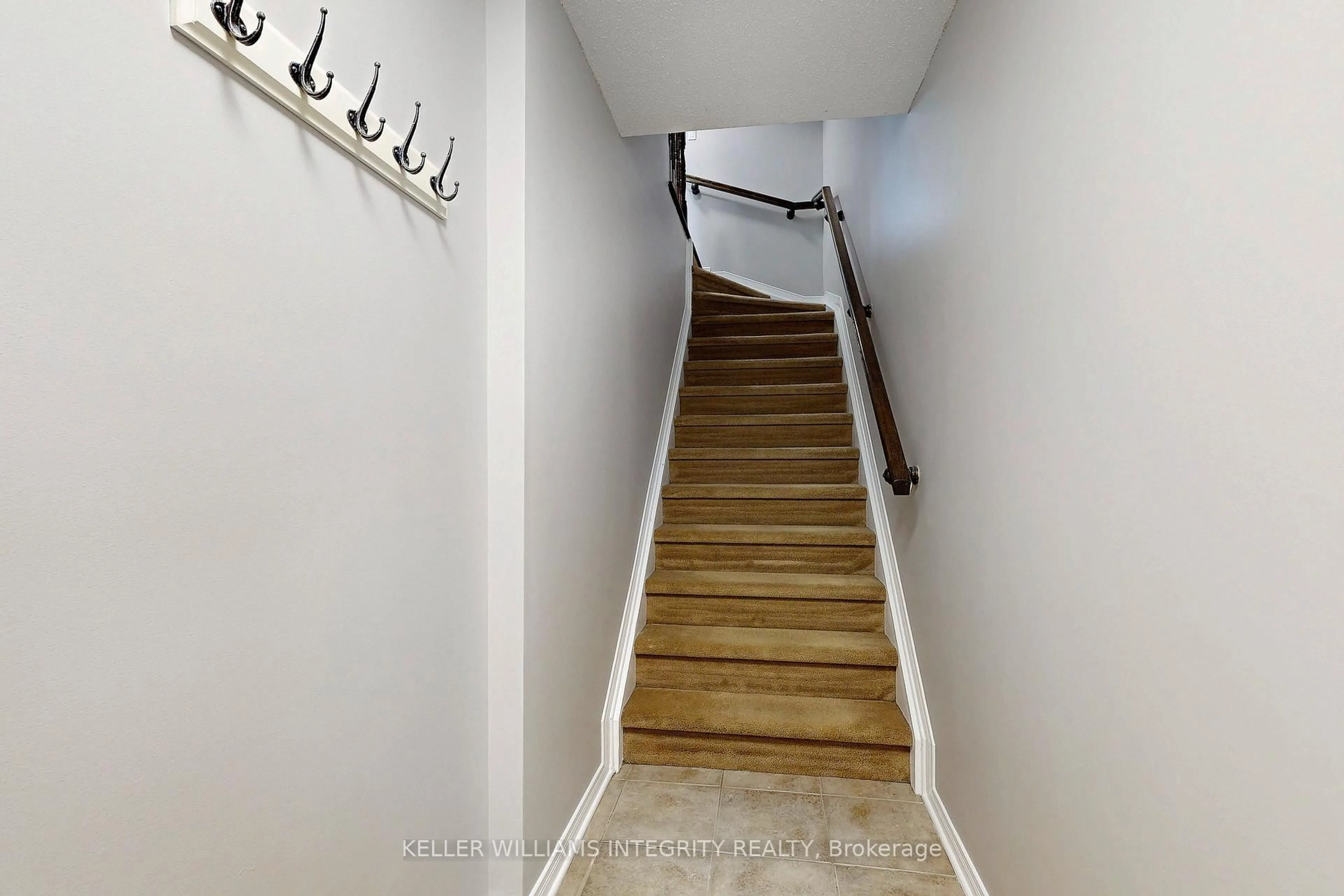 Stairs for 638 Reardon N/A #10, Ottawa Ontario K1V 2K9