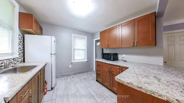 Additional property image - 114 Royal Ave