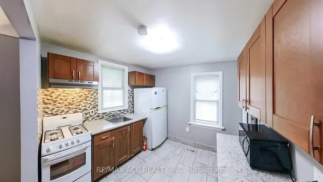 Additional property image - 114 Royal Ave